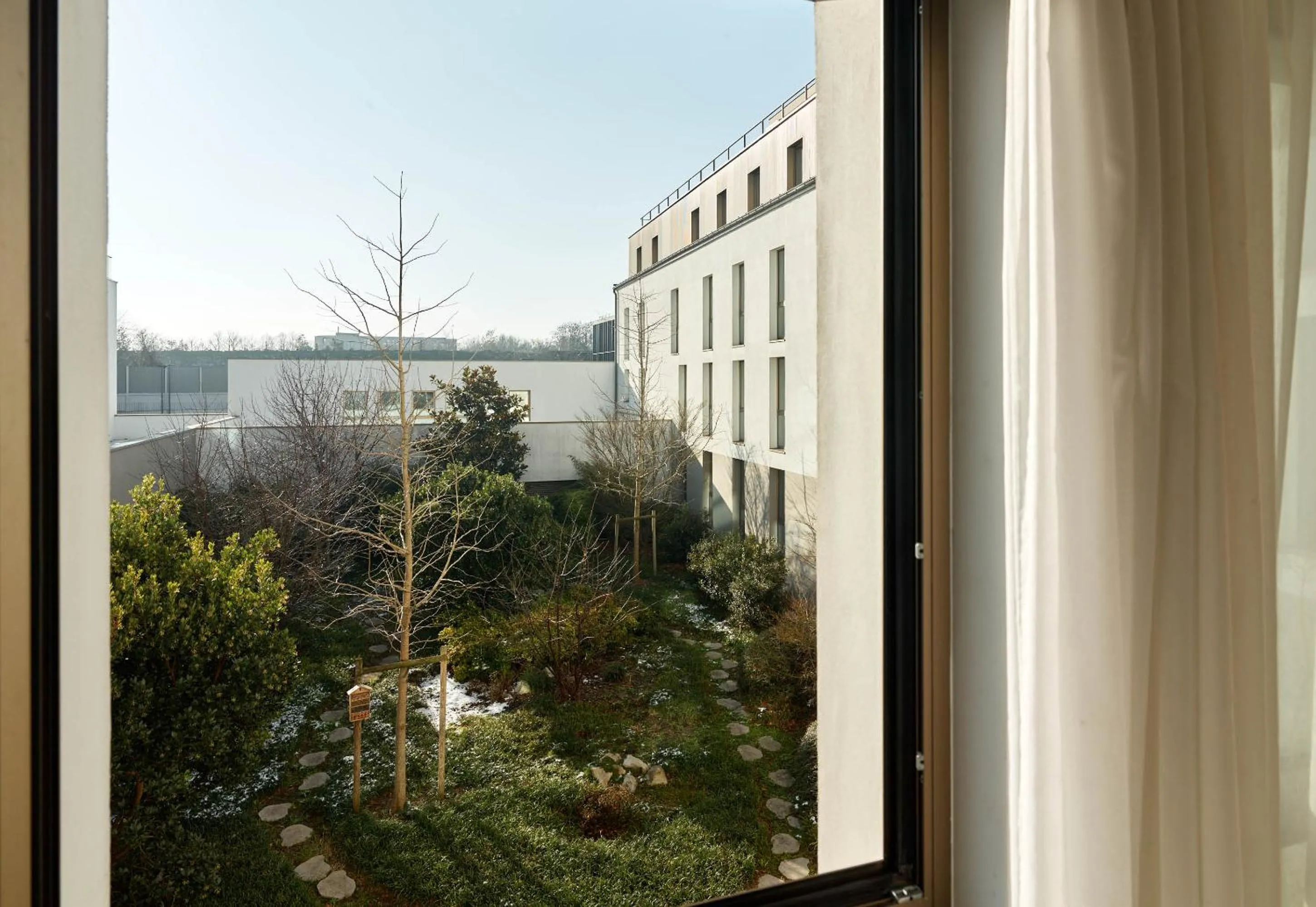 Garden view in B&B HOTEL Paris Sud Chatenay Malabry