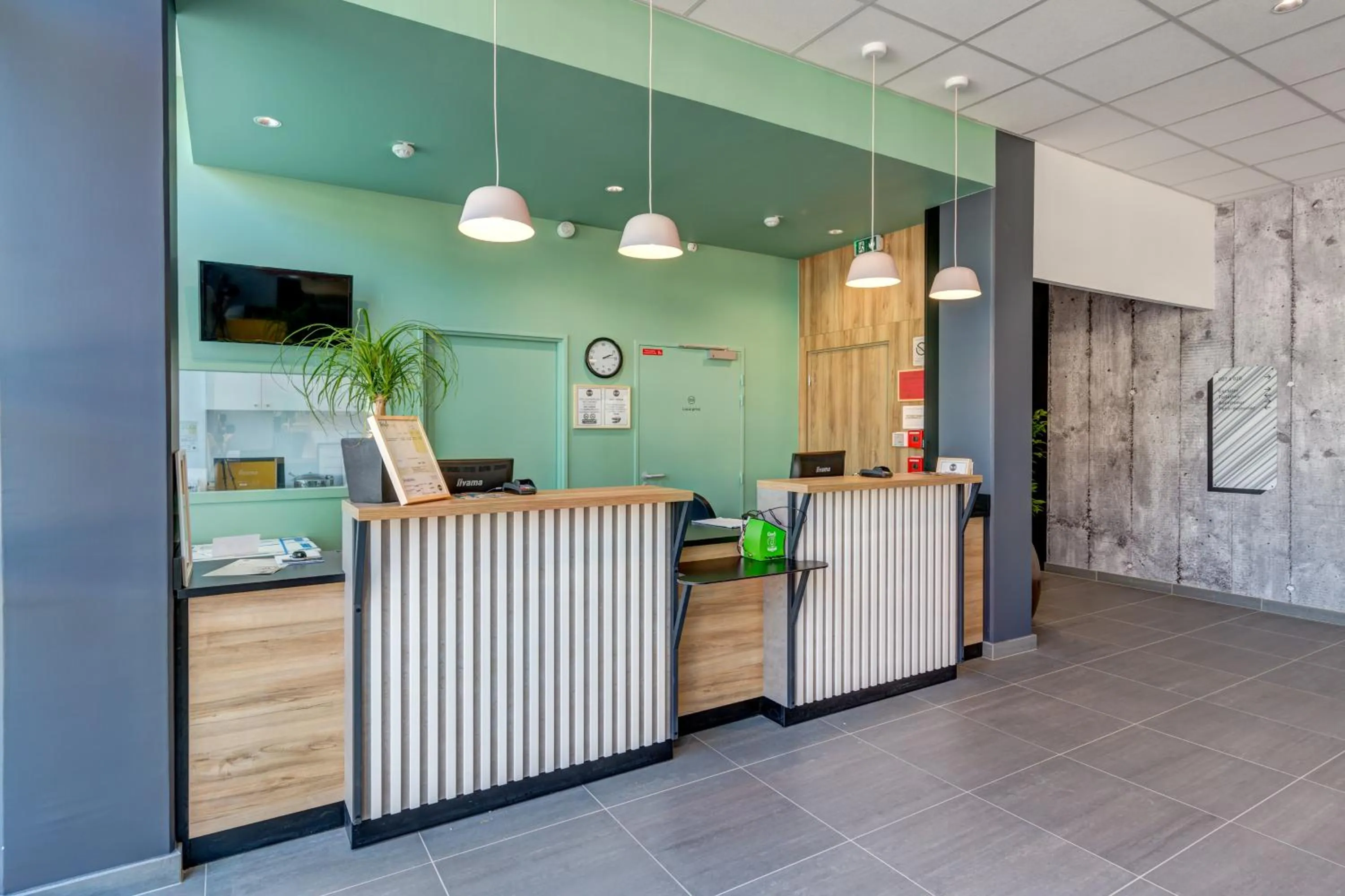 Lobby or reception in B&B HOTEL Paris Sud Chatenay Malabry