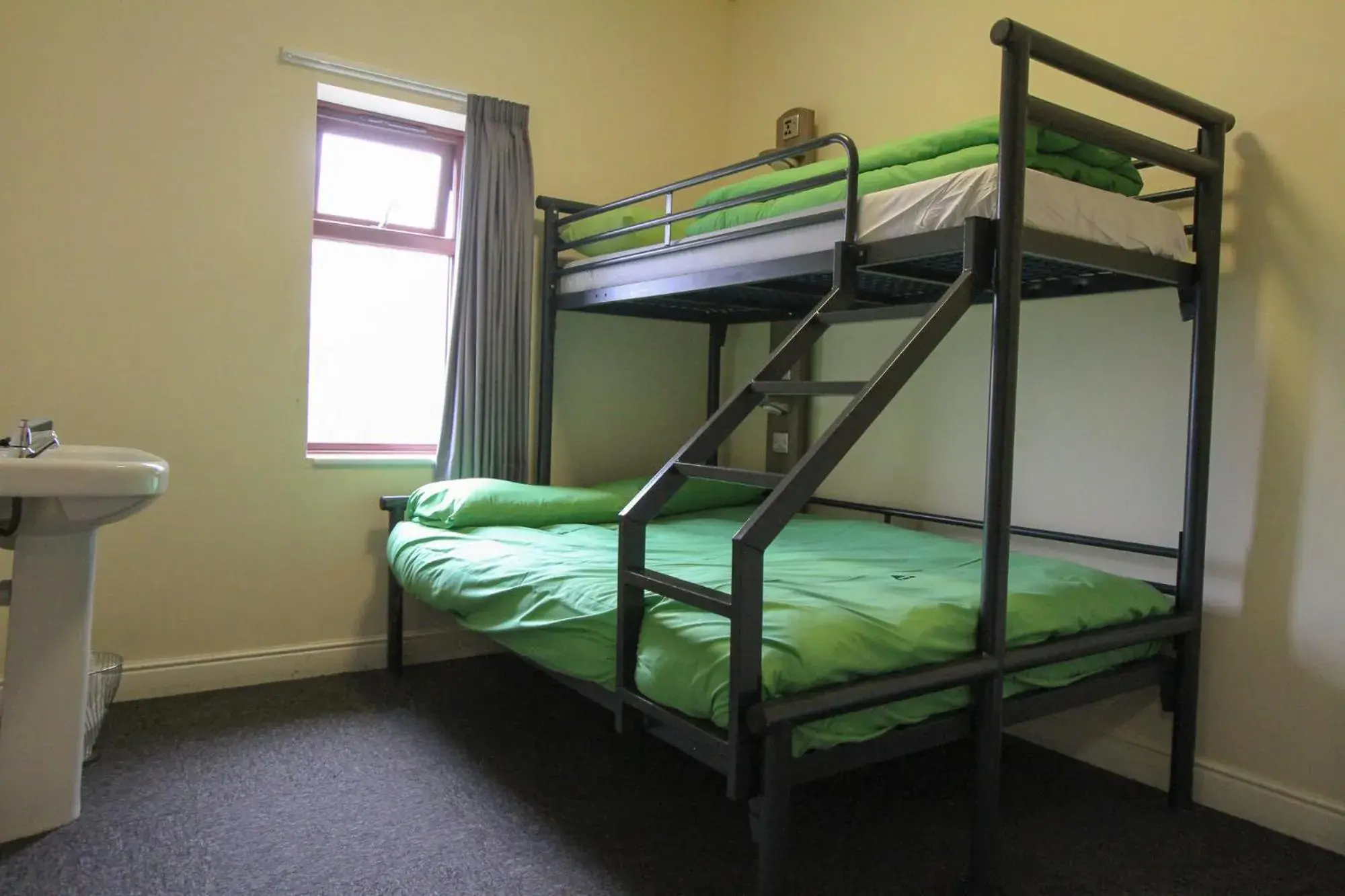 3 Bed Double Private Room Ensuite in YHA Snowdon Llanberis 3 Bed Double Private Room Ensuite in YHA Snowdon Llanberis