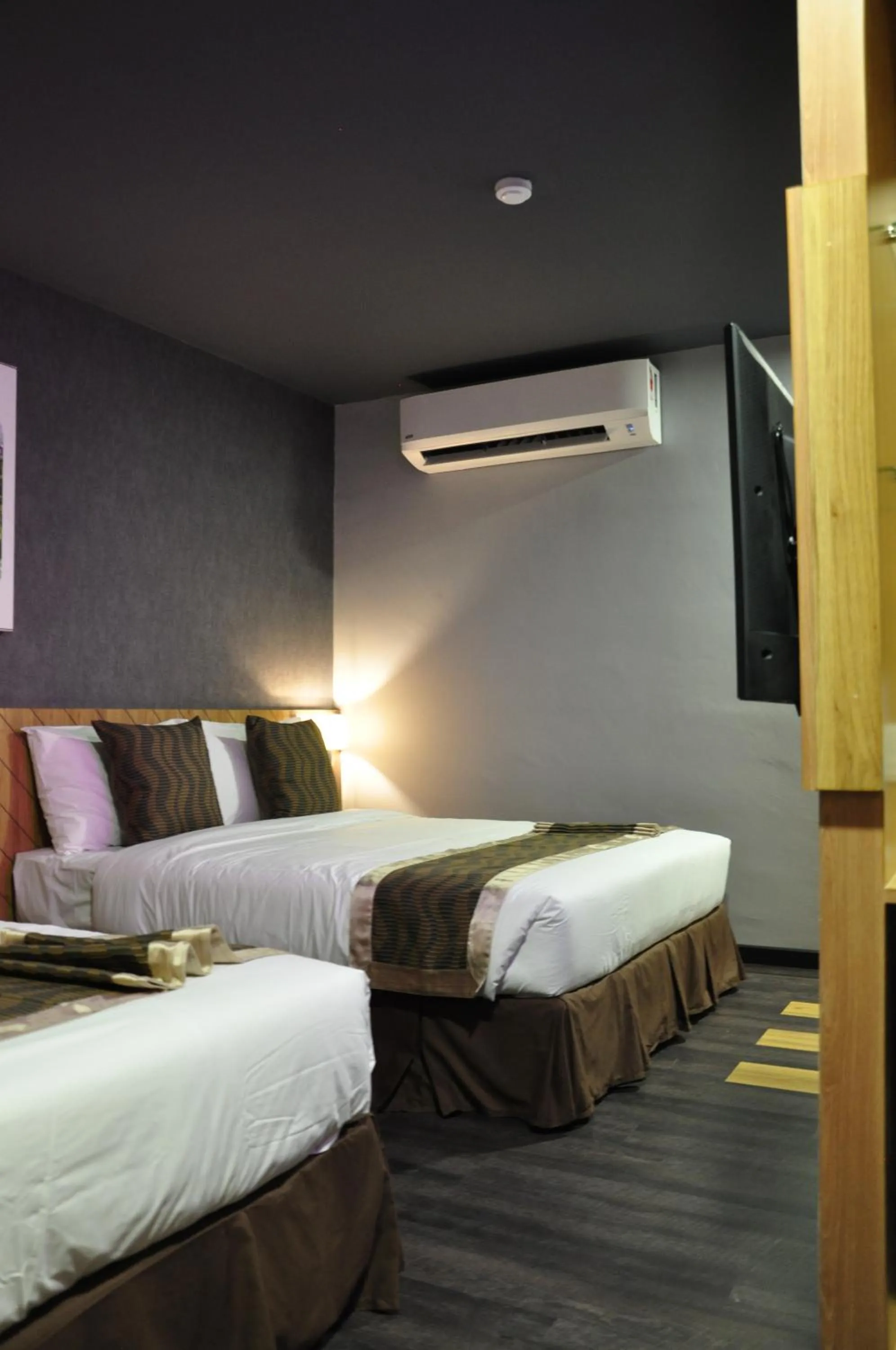 Bed in Valya Hotel, Kuala Terengganu