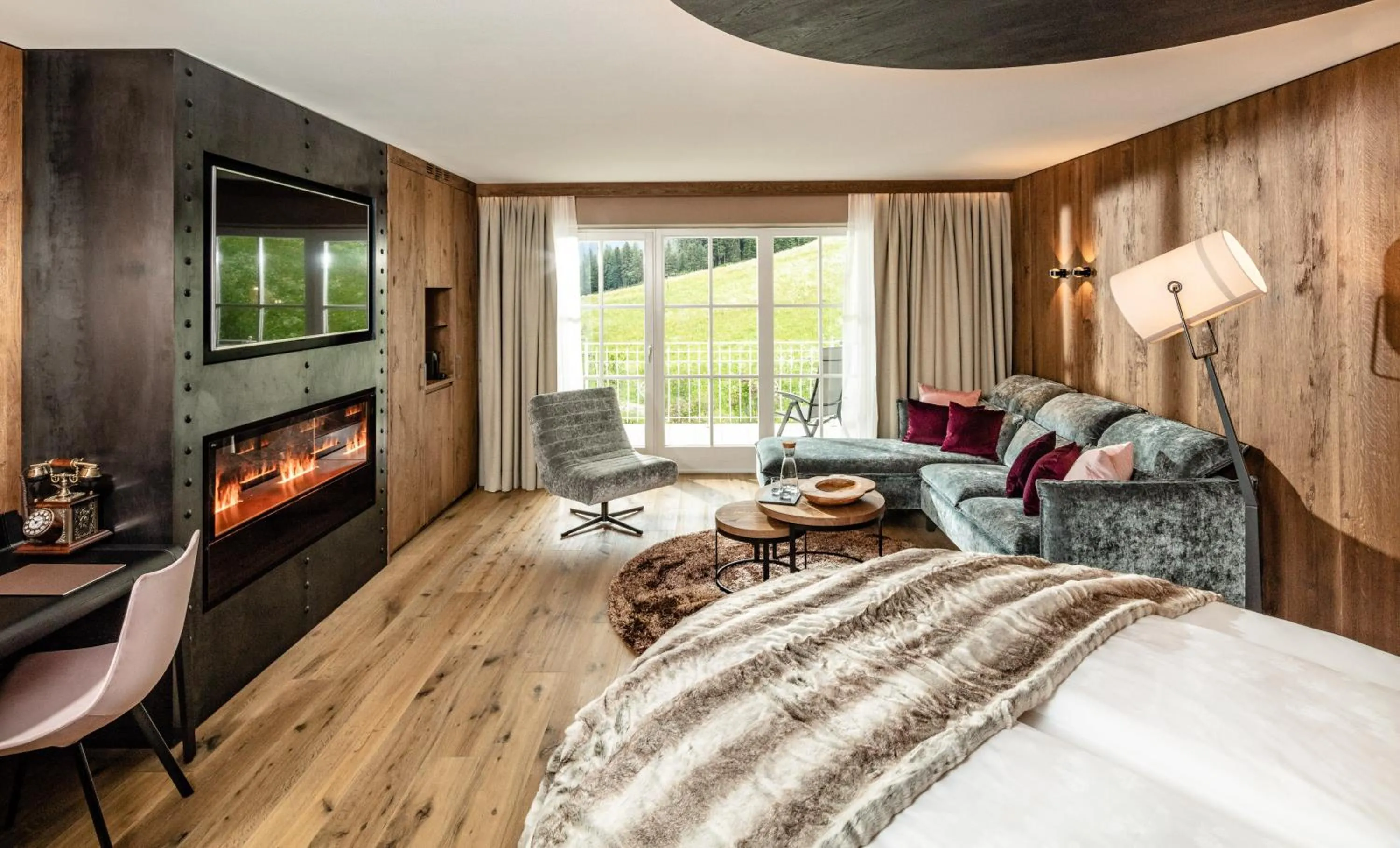 Decorative detail, Bed in Alpine Luxury SPA Resort Schwarzenstein