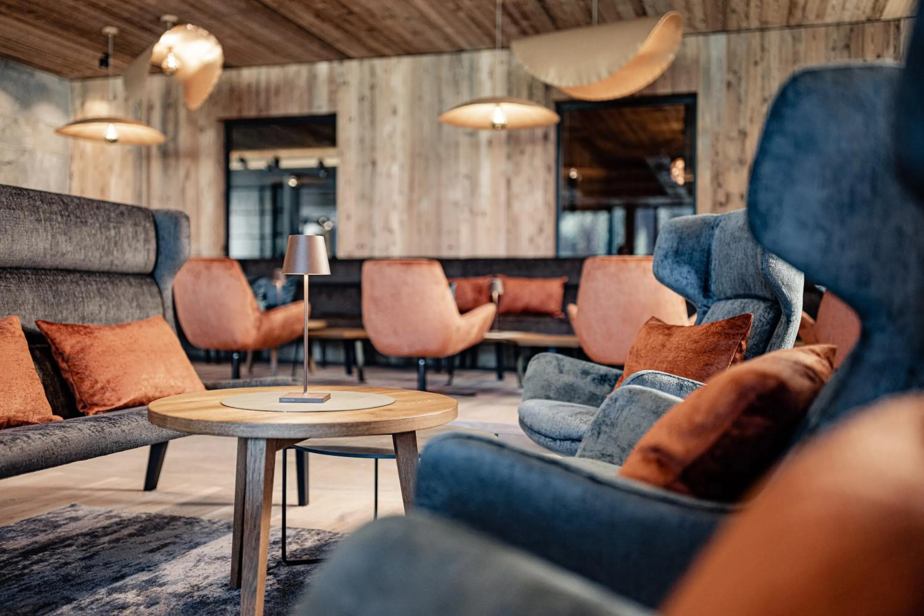 Lounge or bar in Alpine Luxury SPA Resort Schwarzenstein