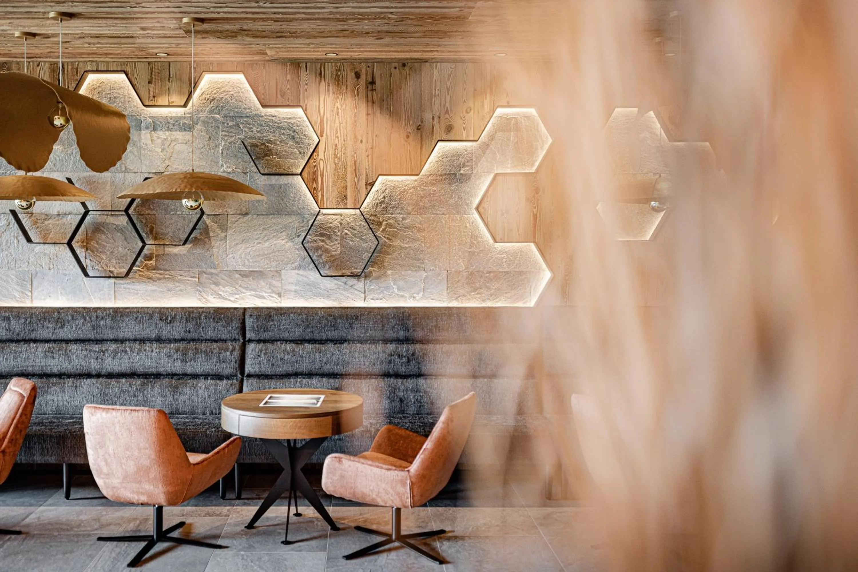 Lounge or bar in Alpine Luxury SPA Resort Schwarzenstein