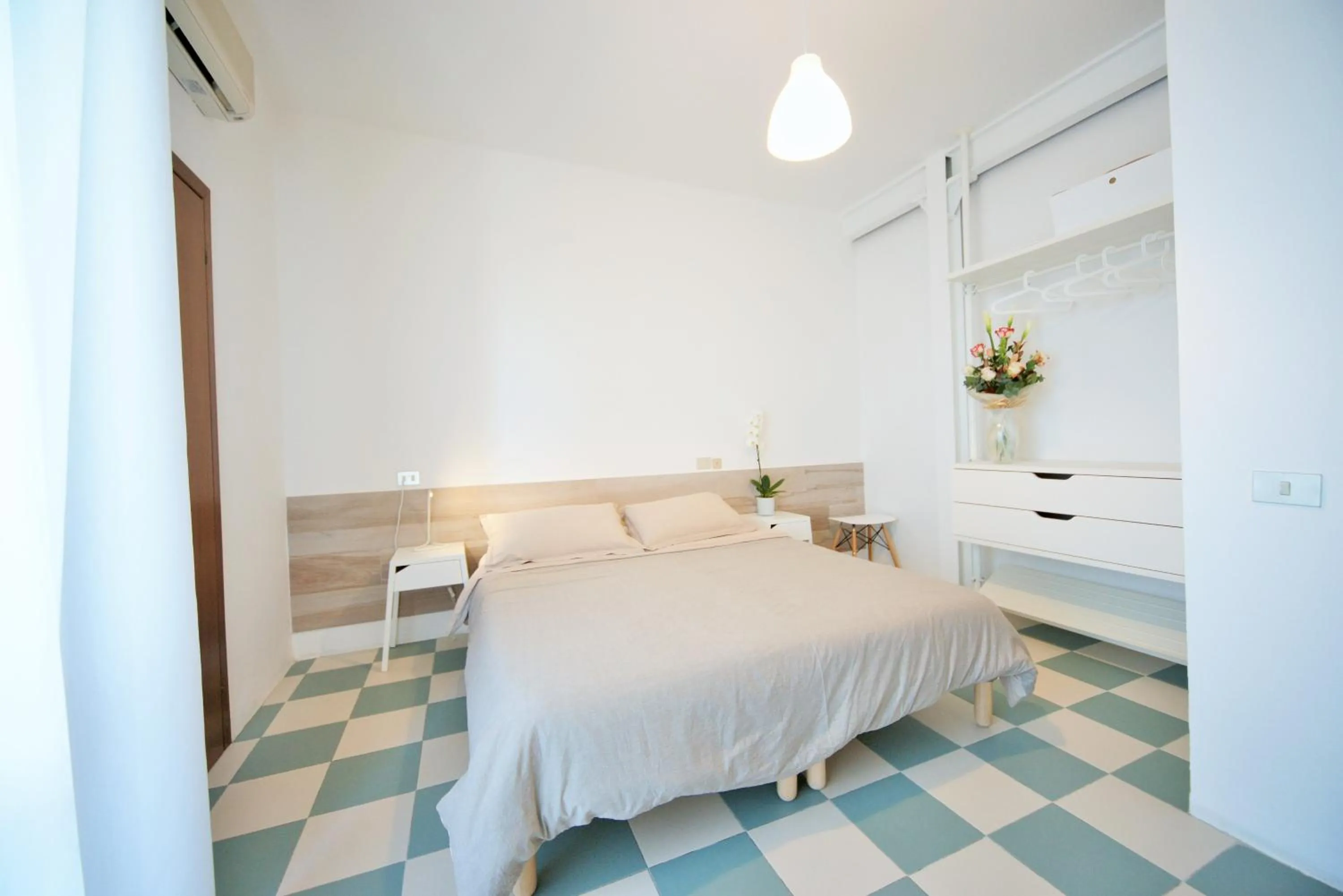 Photo of the whole room, Bed in Hotel Happy