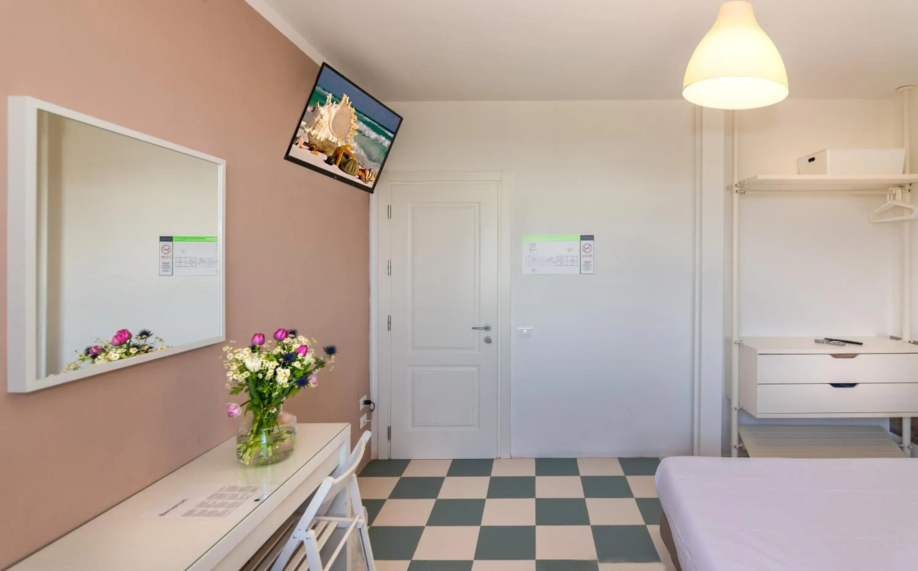 Double Room in Hotel Happy Double Room in Hotel Happy
