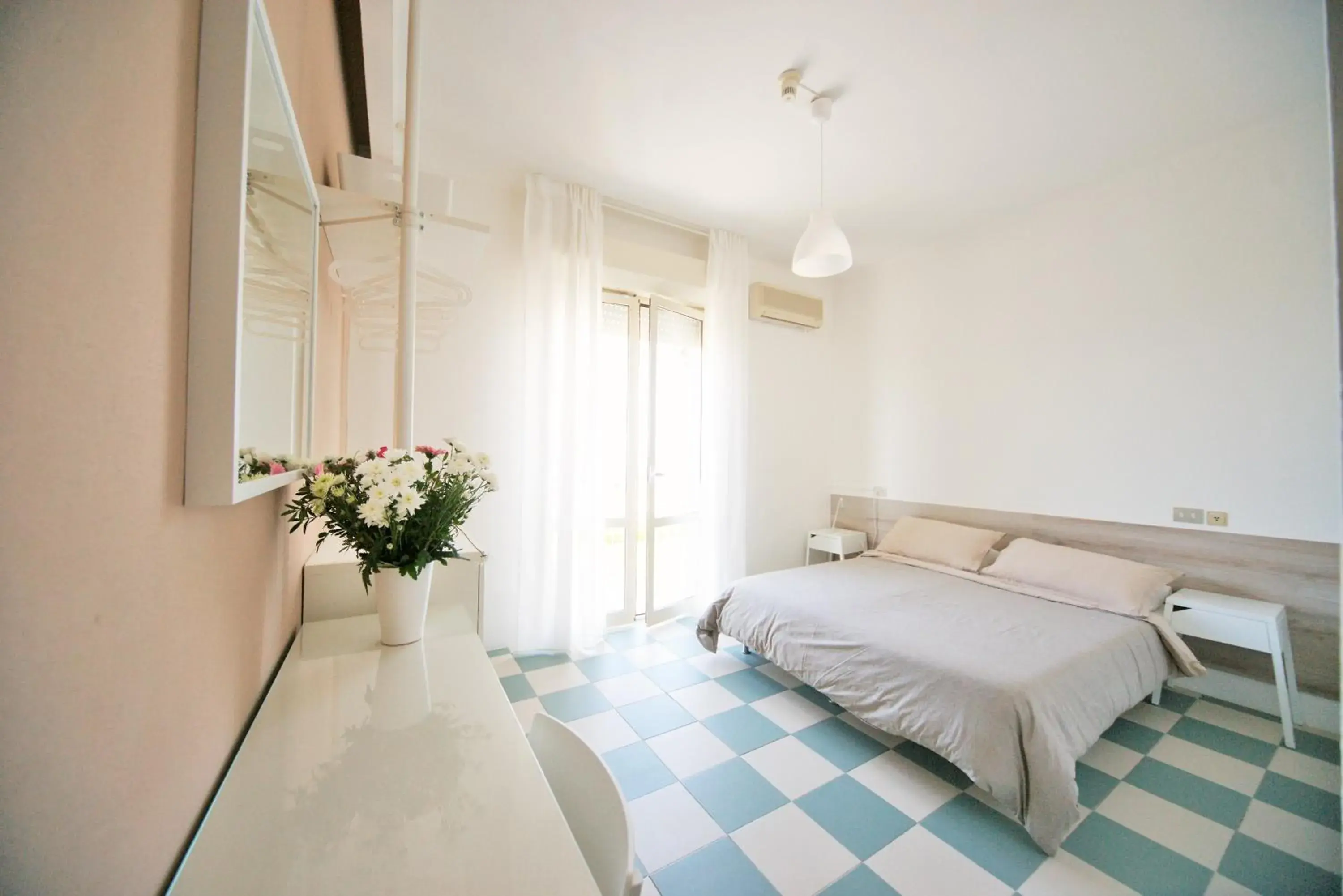 Double or Twin Room with Sea View in Hotel Happy Double or Twin Room with Sea View in Hotel Happy