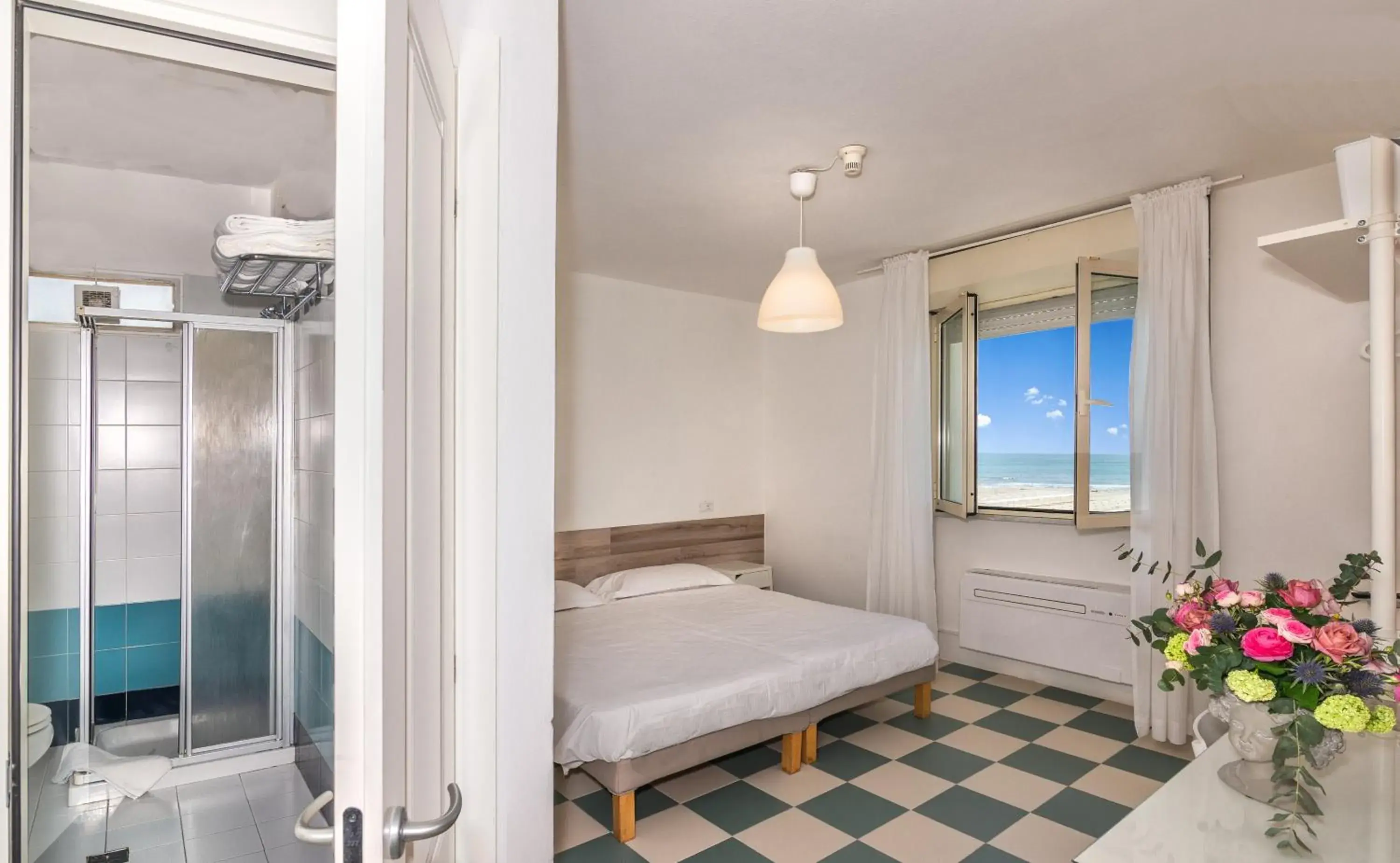 Double Room in Hotel Happy Double Room in Hotel Happy