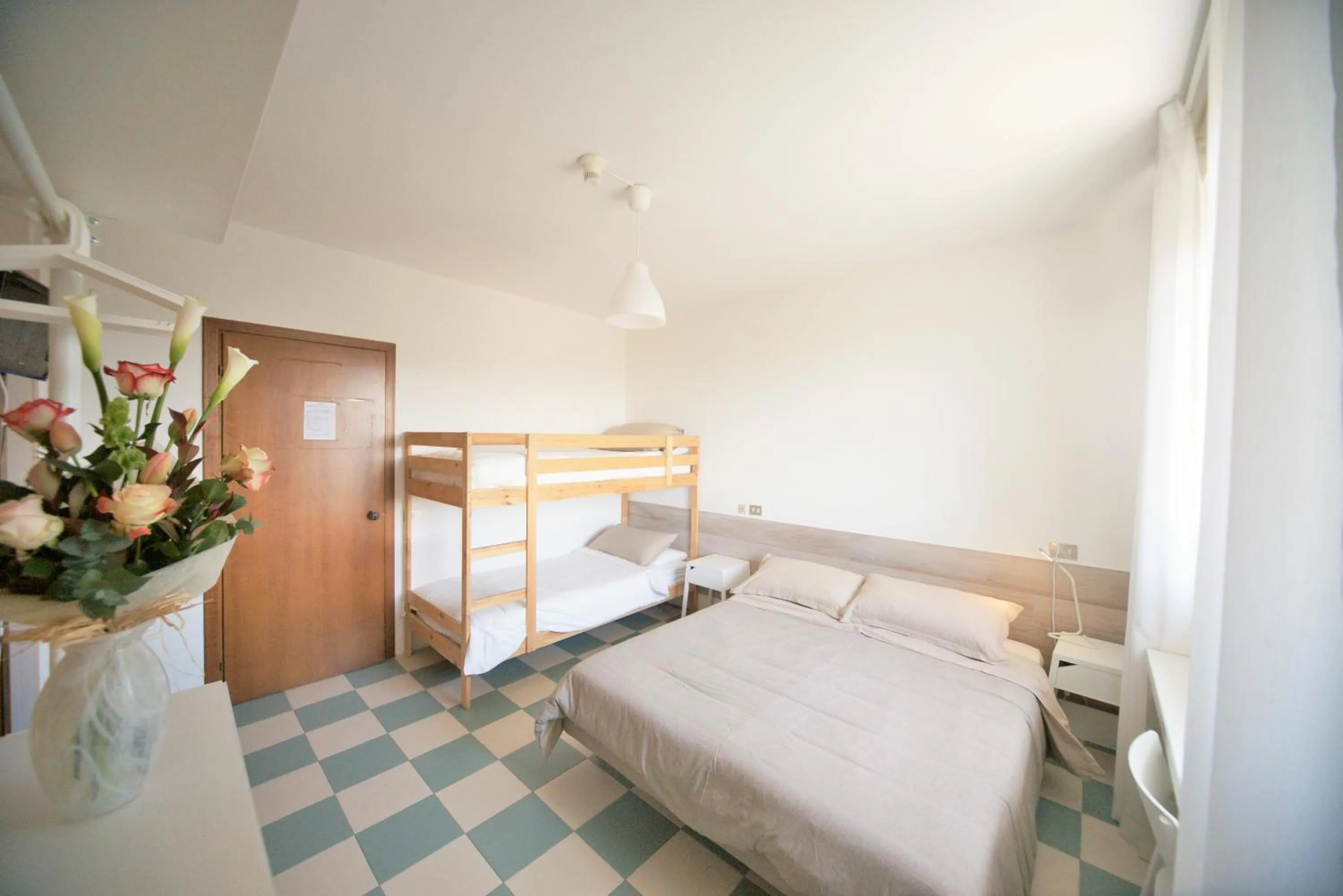 Photo of the whole room, Bed in Hotel Happy