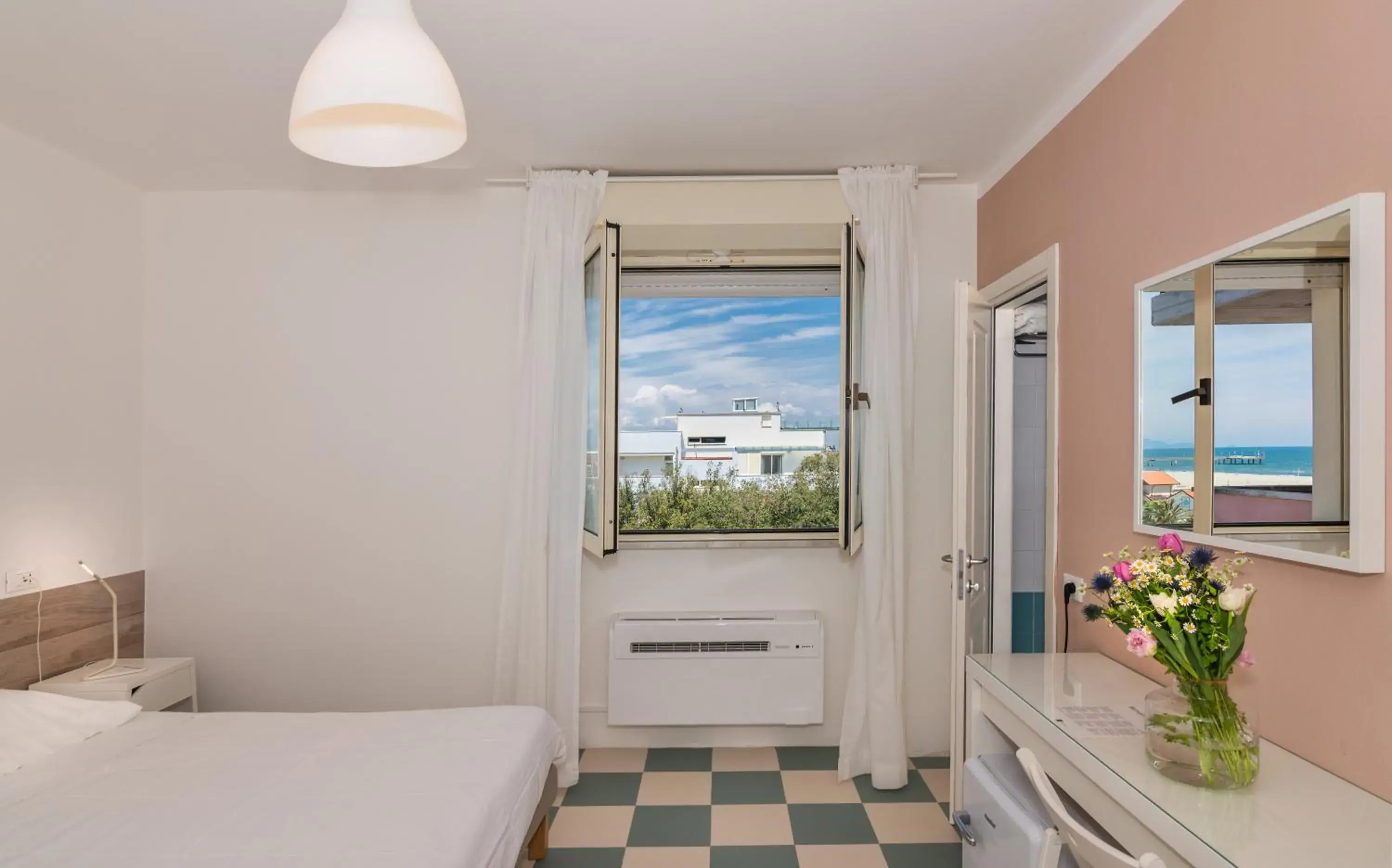Double Room in Hotel Happy Double Room in Hotel Happy