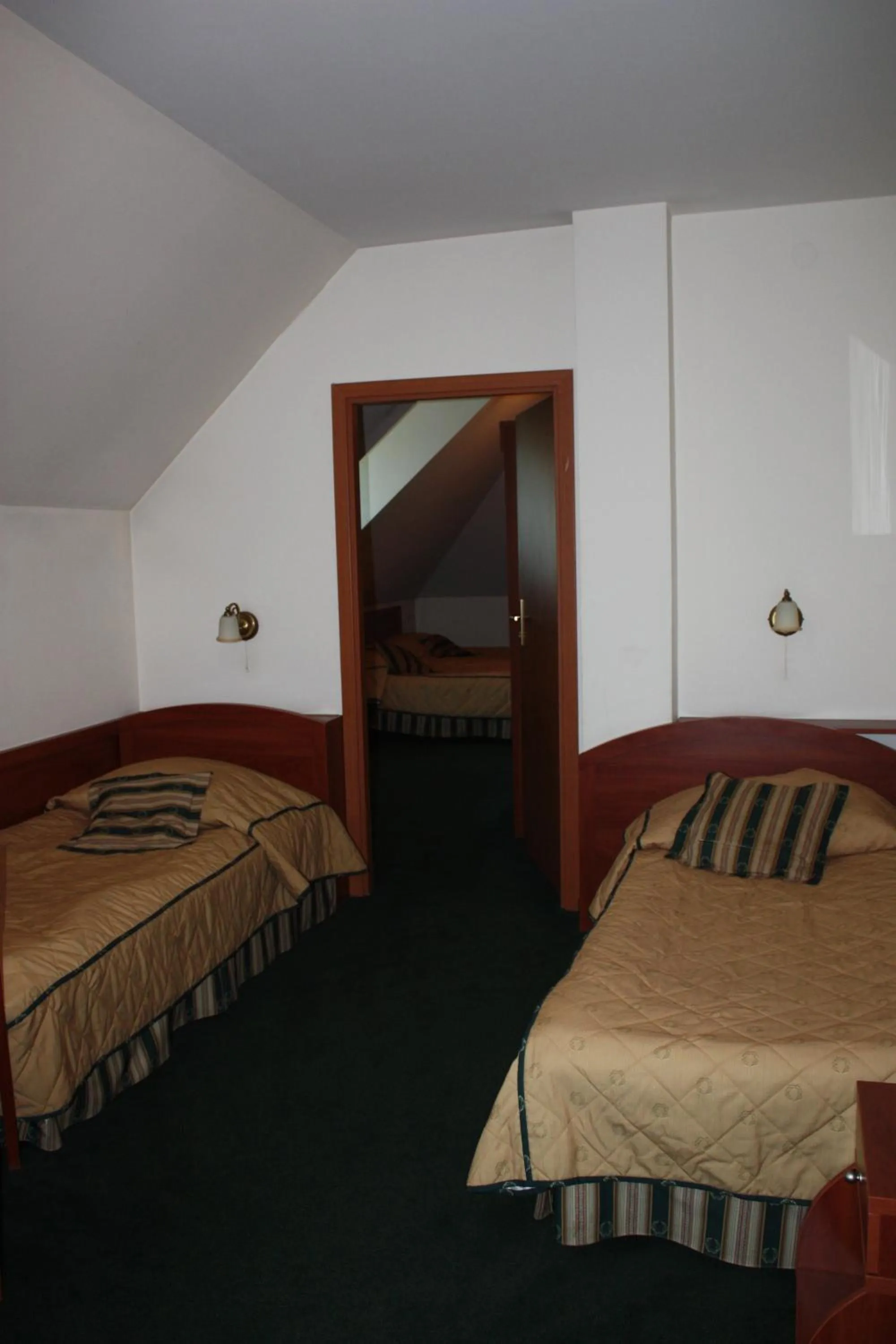 Photo of the whole room, Bed in Hotel Saol