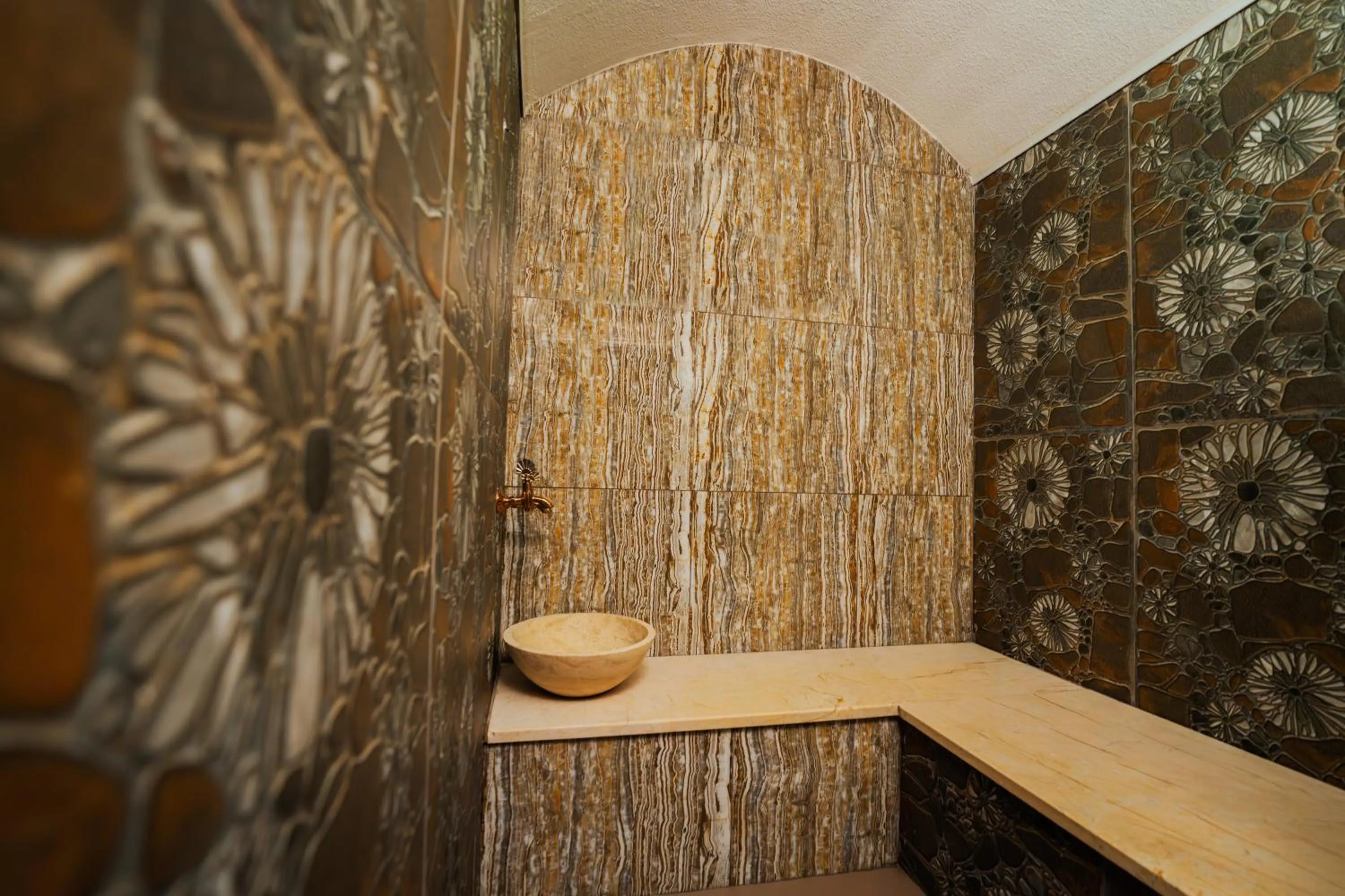 Steam room in Vespia Hotel