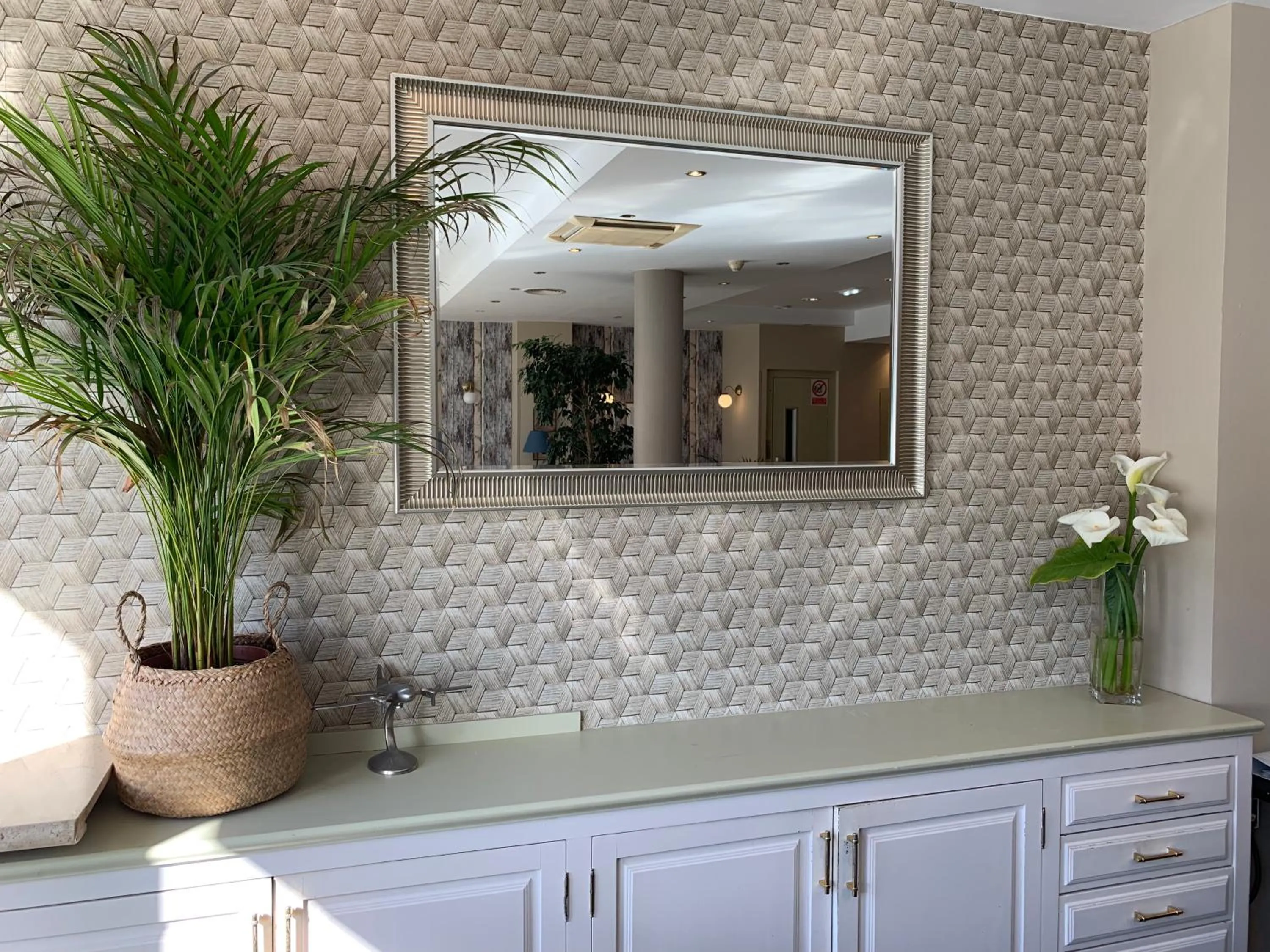 Lobby or reception in Hotel Arcea Villaviciosa