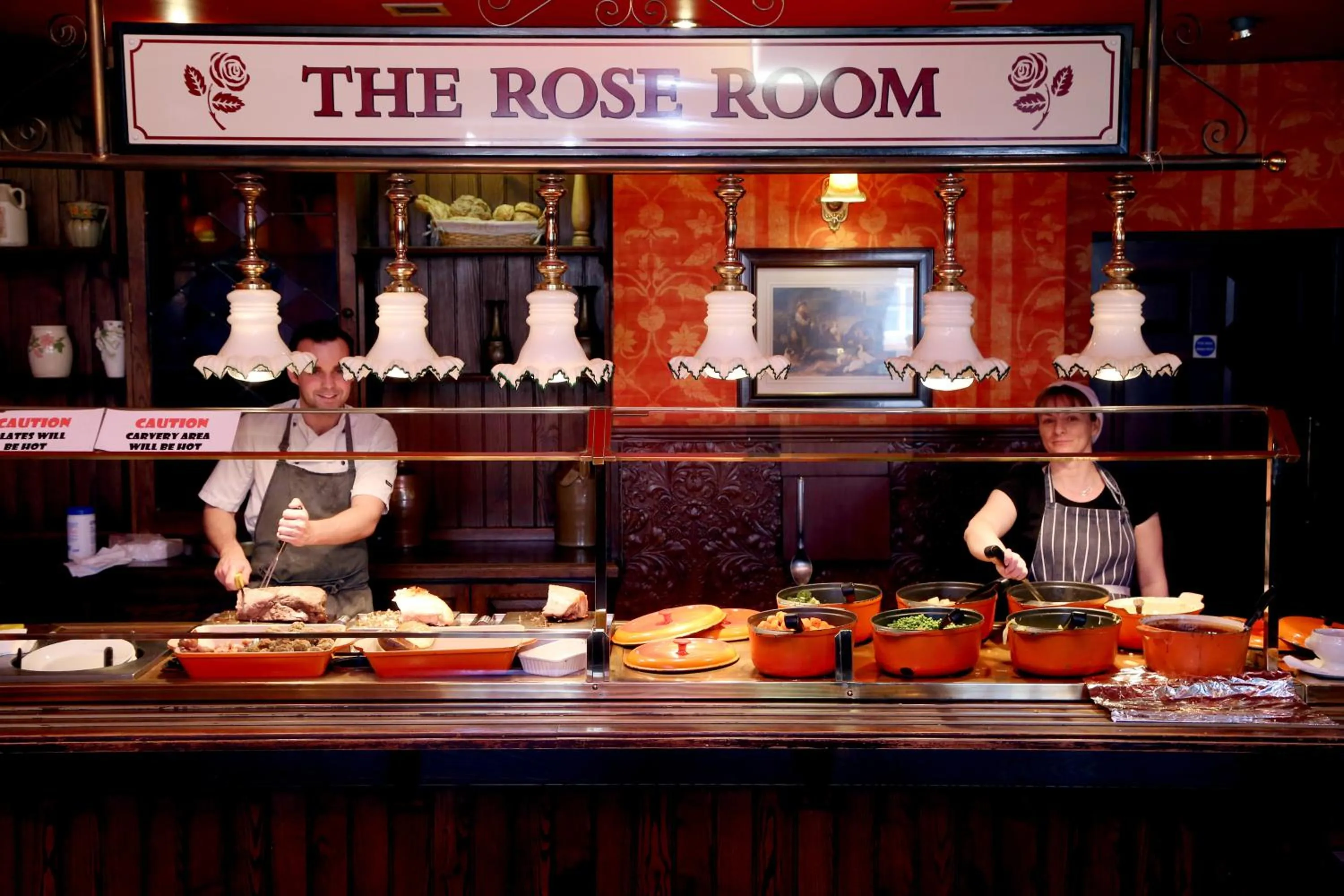 Restaurant/places to eat in Rose and Crown Hotel