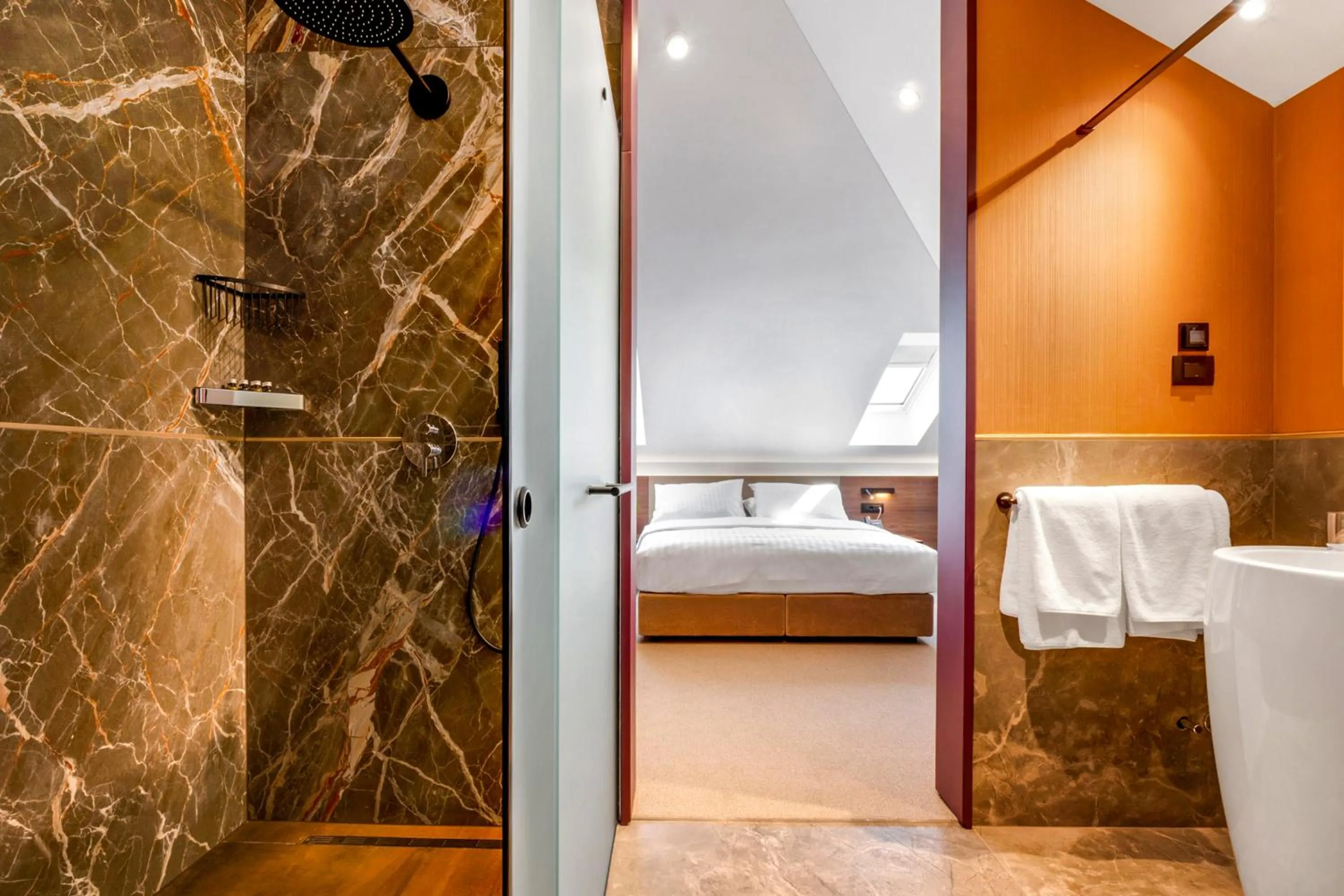 Shower, Bed in Villa Orabelle