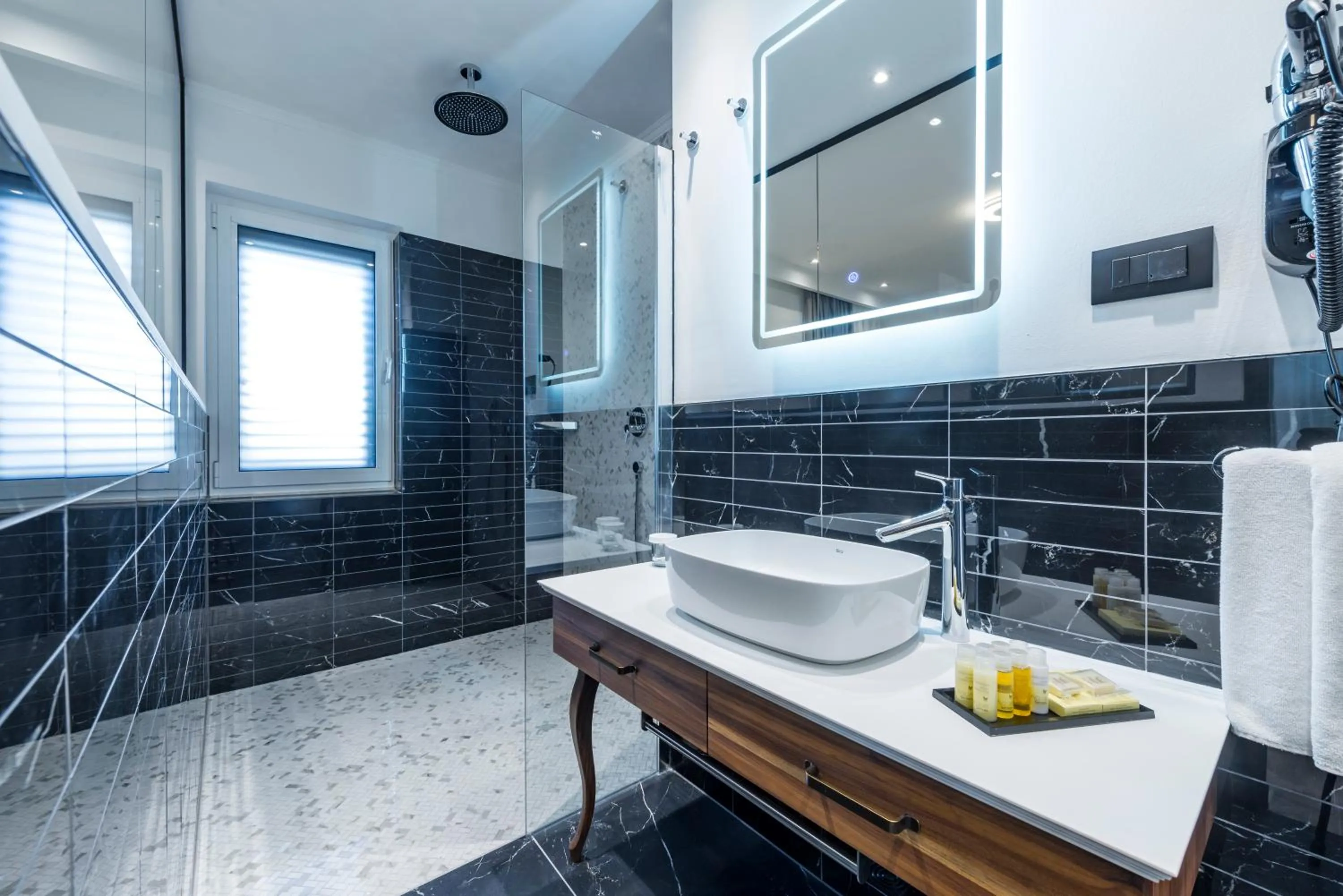 Shower in Villa Orabelle