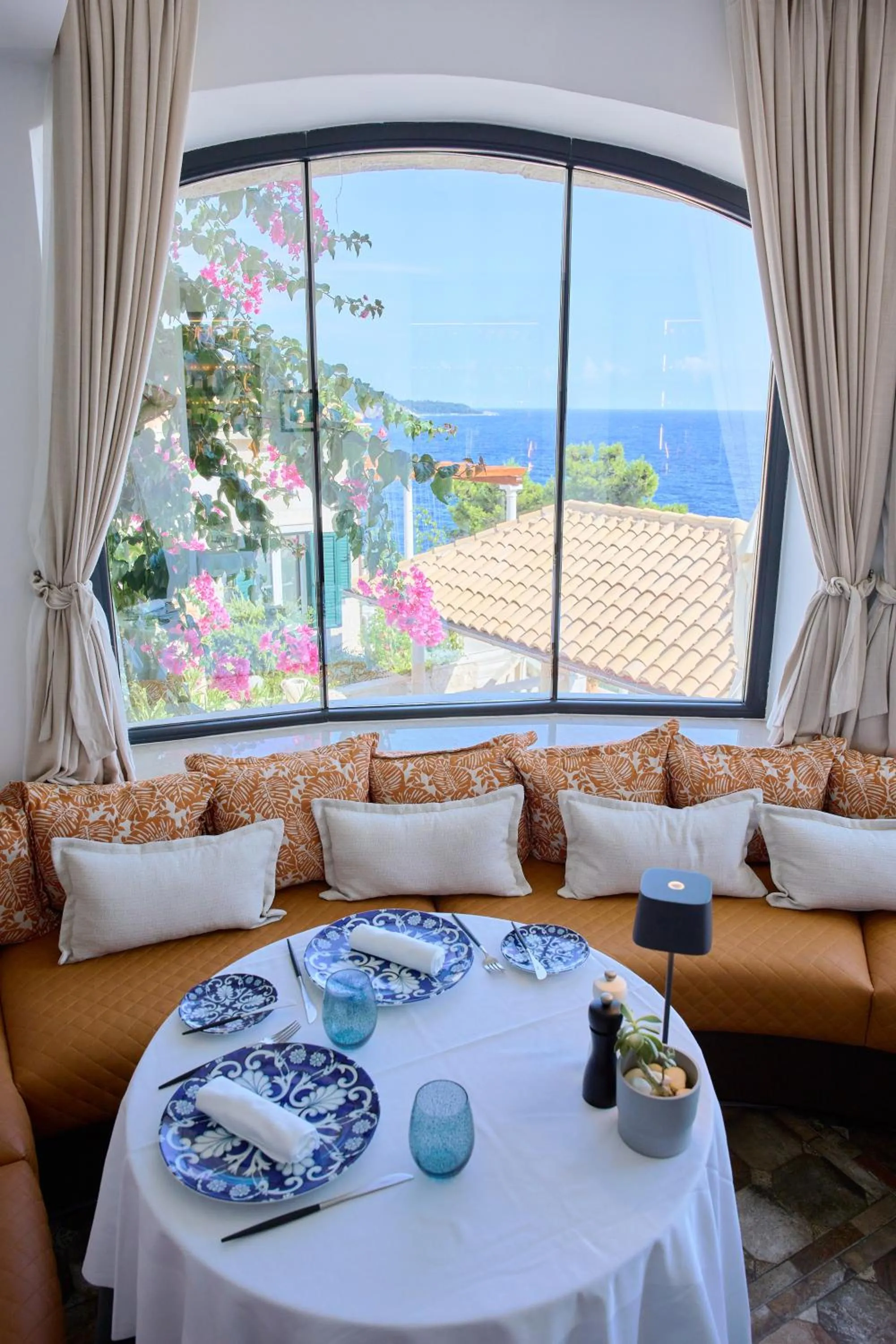 Restaurant/places to eat in Villa Orabelle