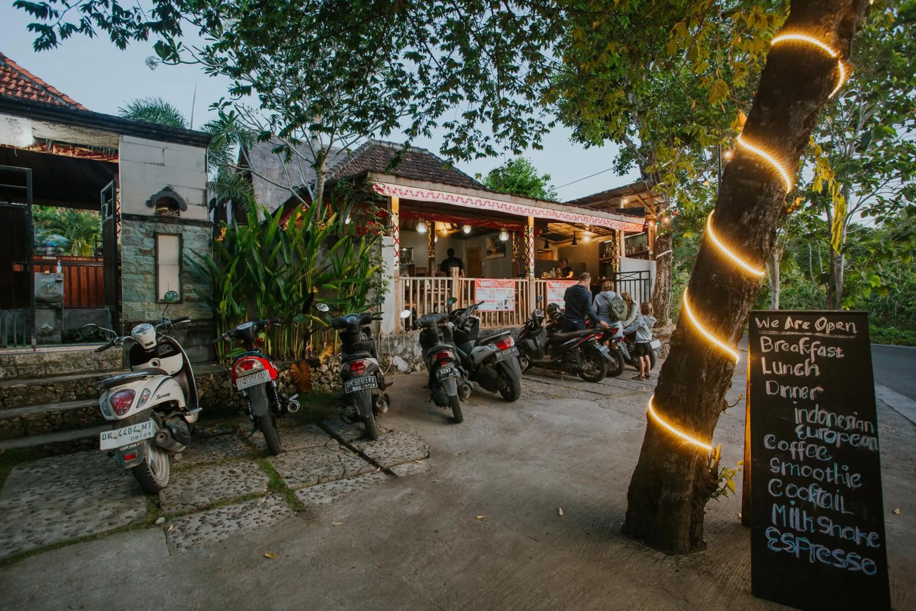 Parking in Jona Bungalow