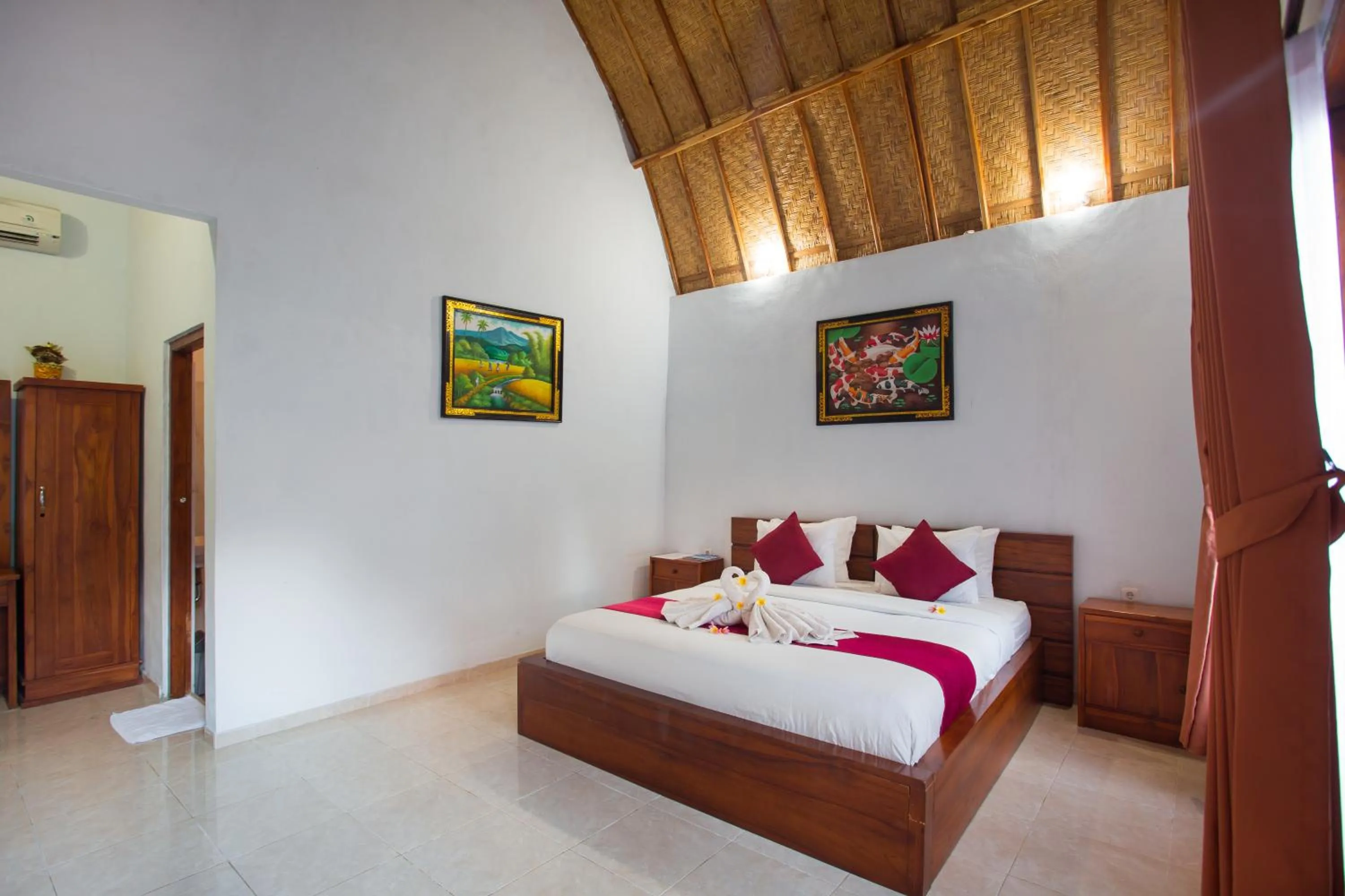 Bed in Jona Bungalow