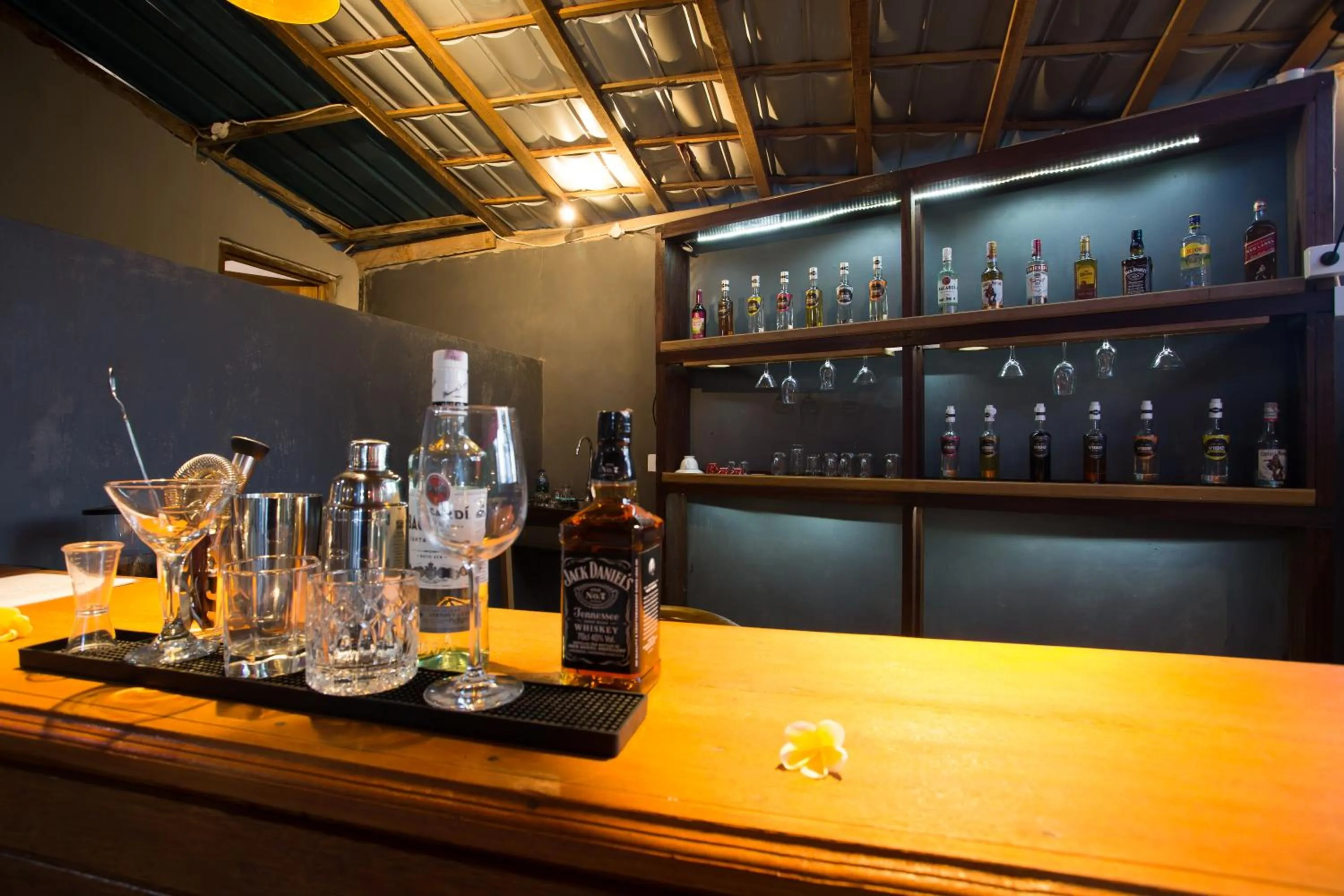 Restaurant/places to eat in Jona Bungalow