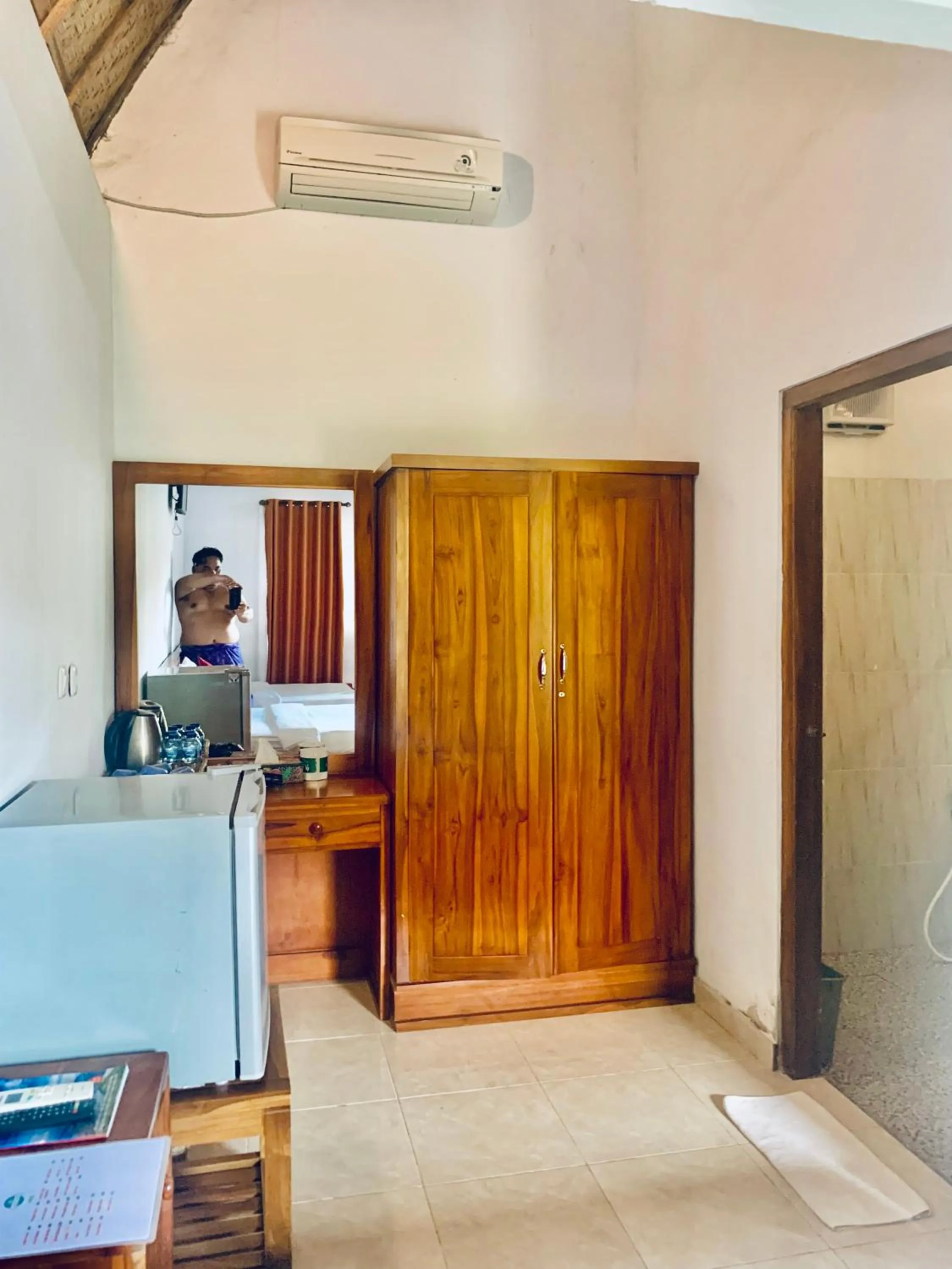 Bedroom, Bed in Jona Bungalow