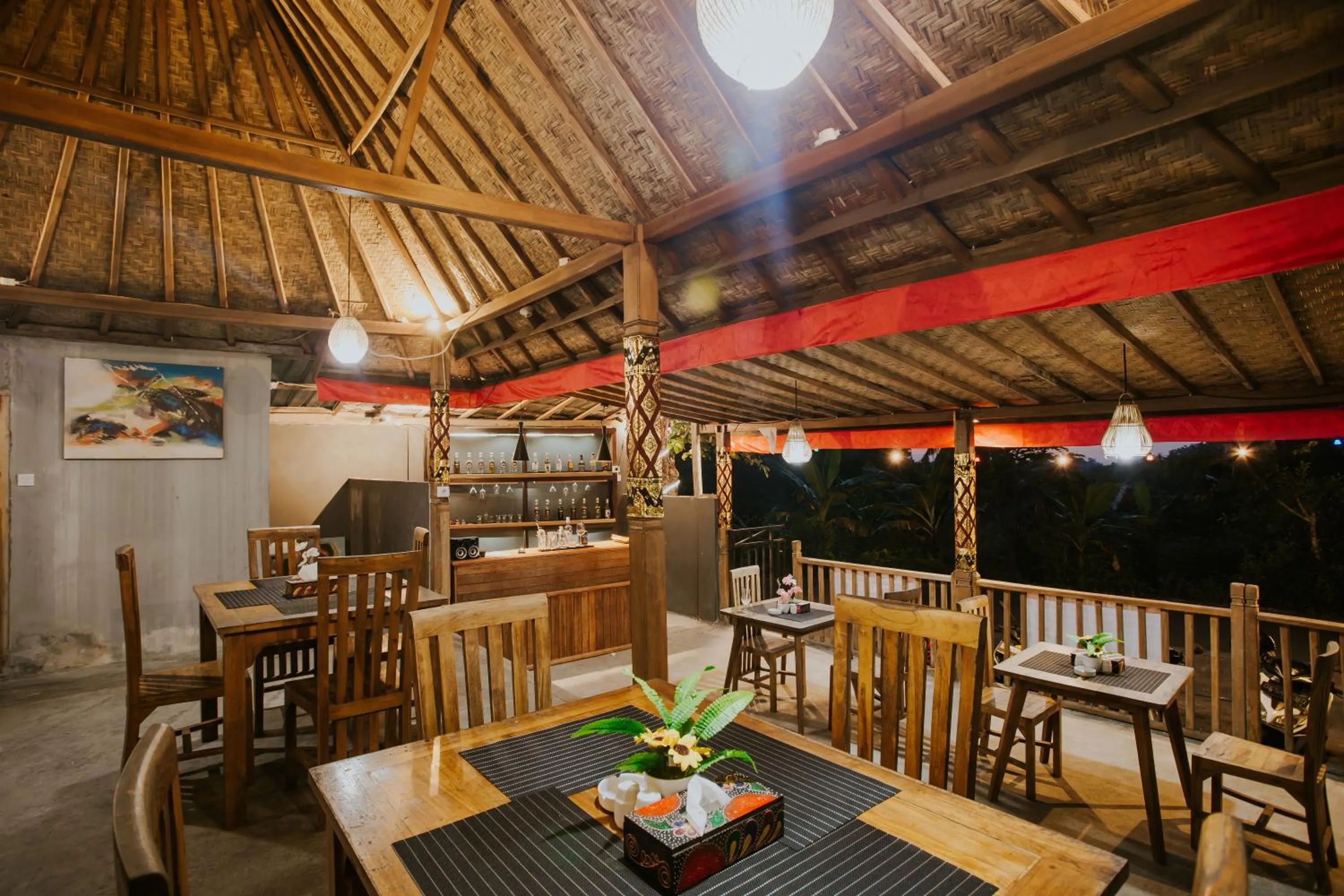 Restaurant/places to eat in Jona Bungalow