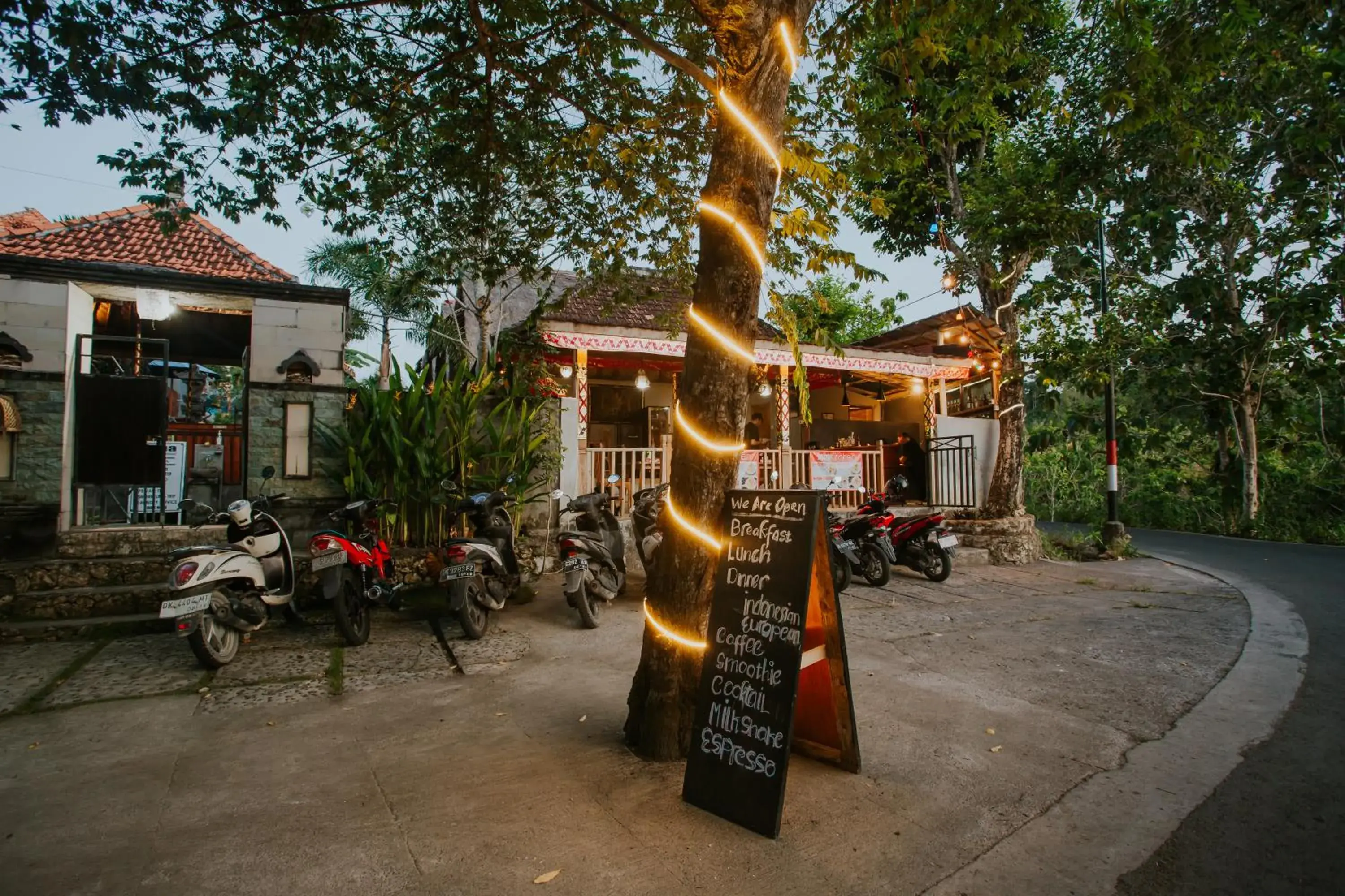 Restaurant/places to eat in Jona Bungalow Restaurant/places to eat in Jona Bungalow