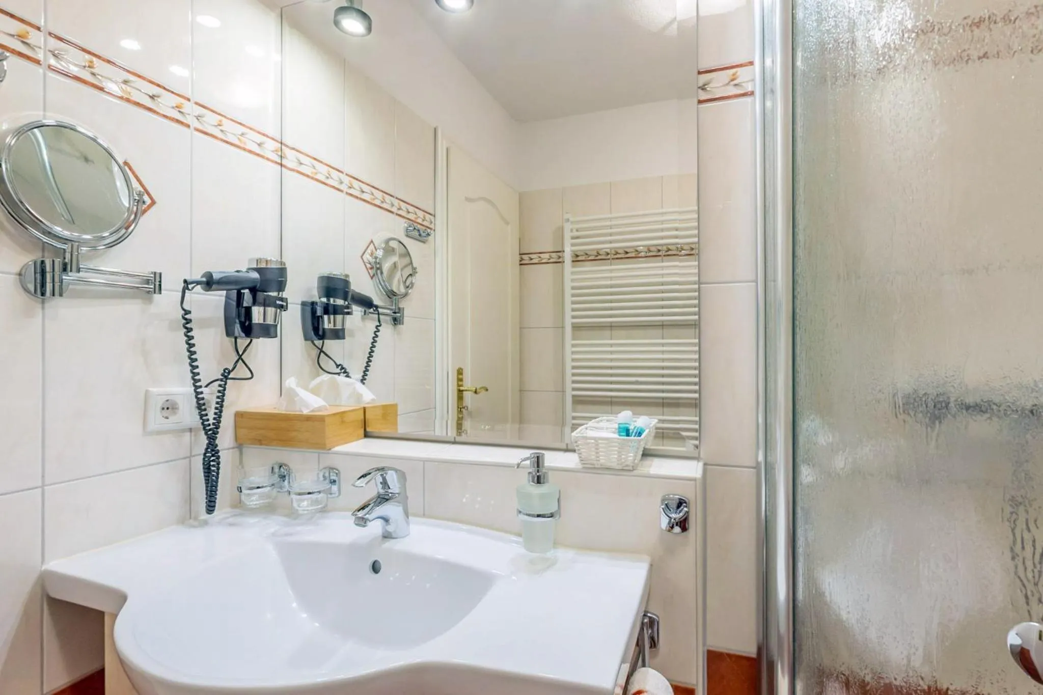 Bathroom in Inselhotel Arfsten