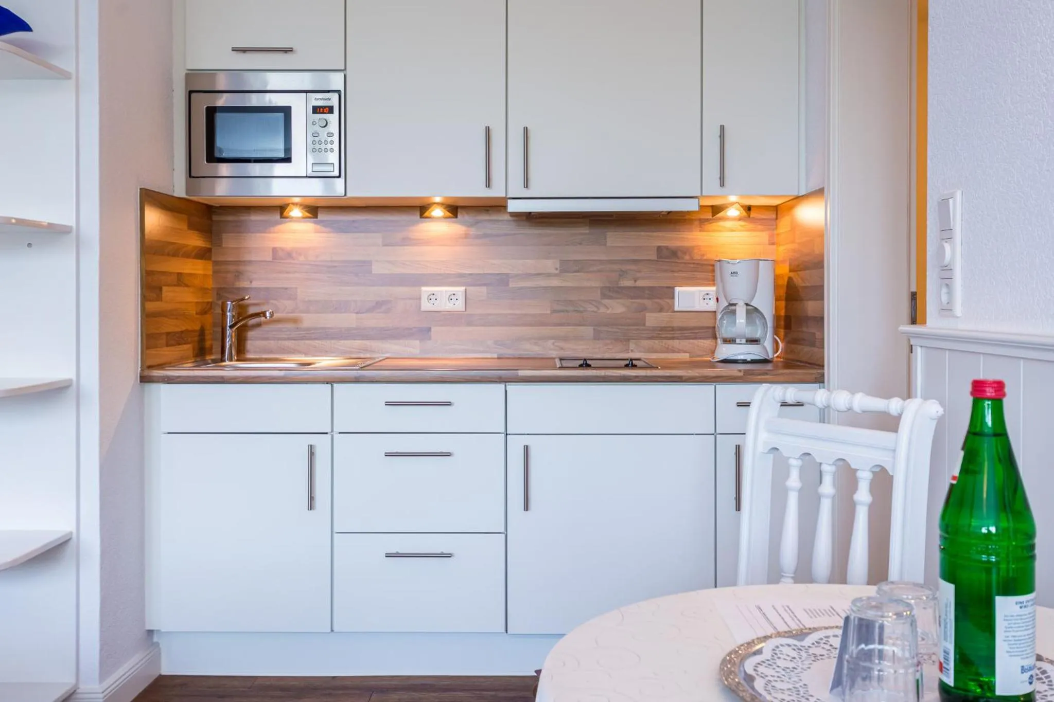 Kitchen or kitchenette in Inselhotel Arfsten