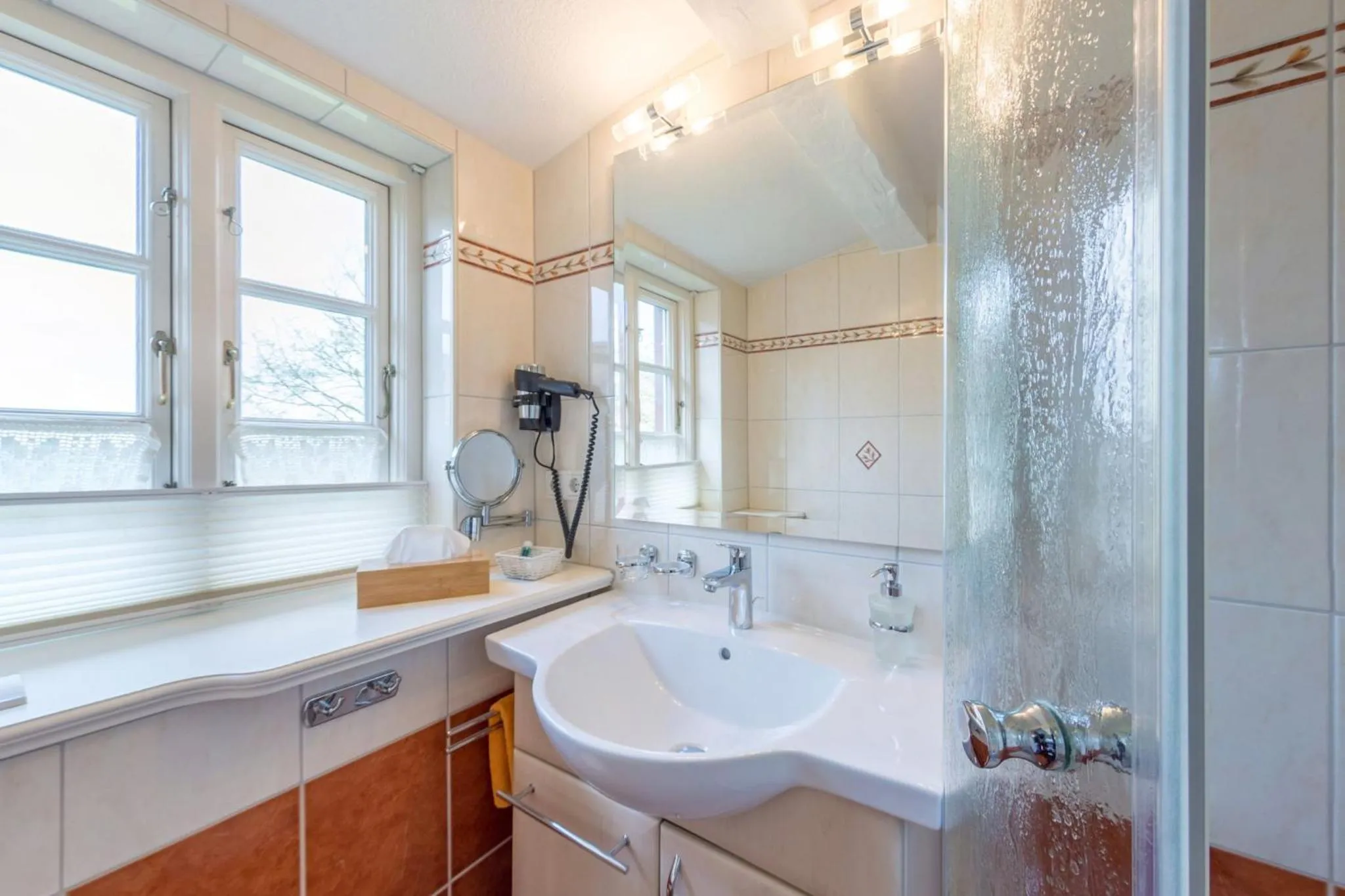 Bathroom in Inselhotel Arfsten