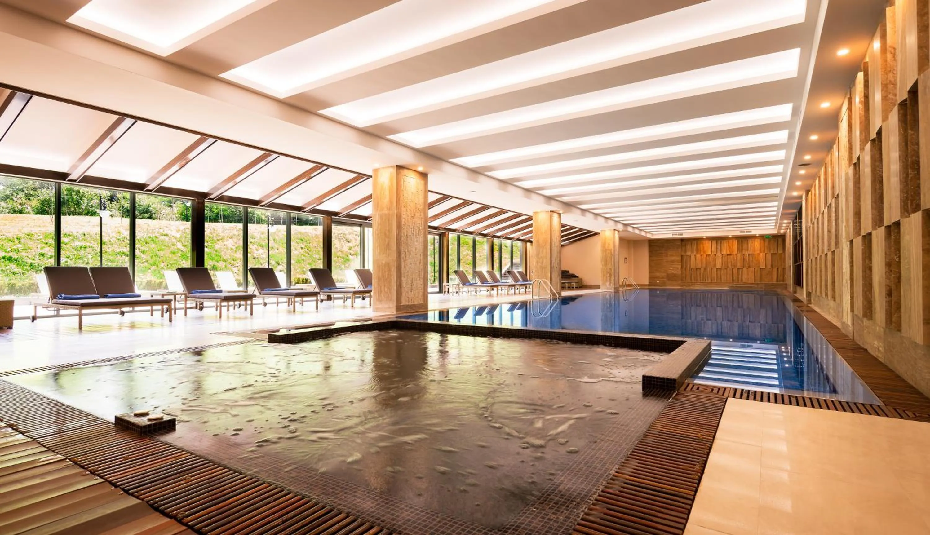 Swimming pool in Radisson BLU Hotel Yerevan