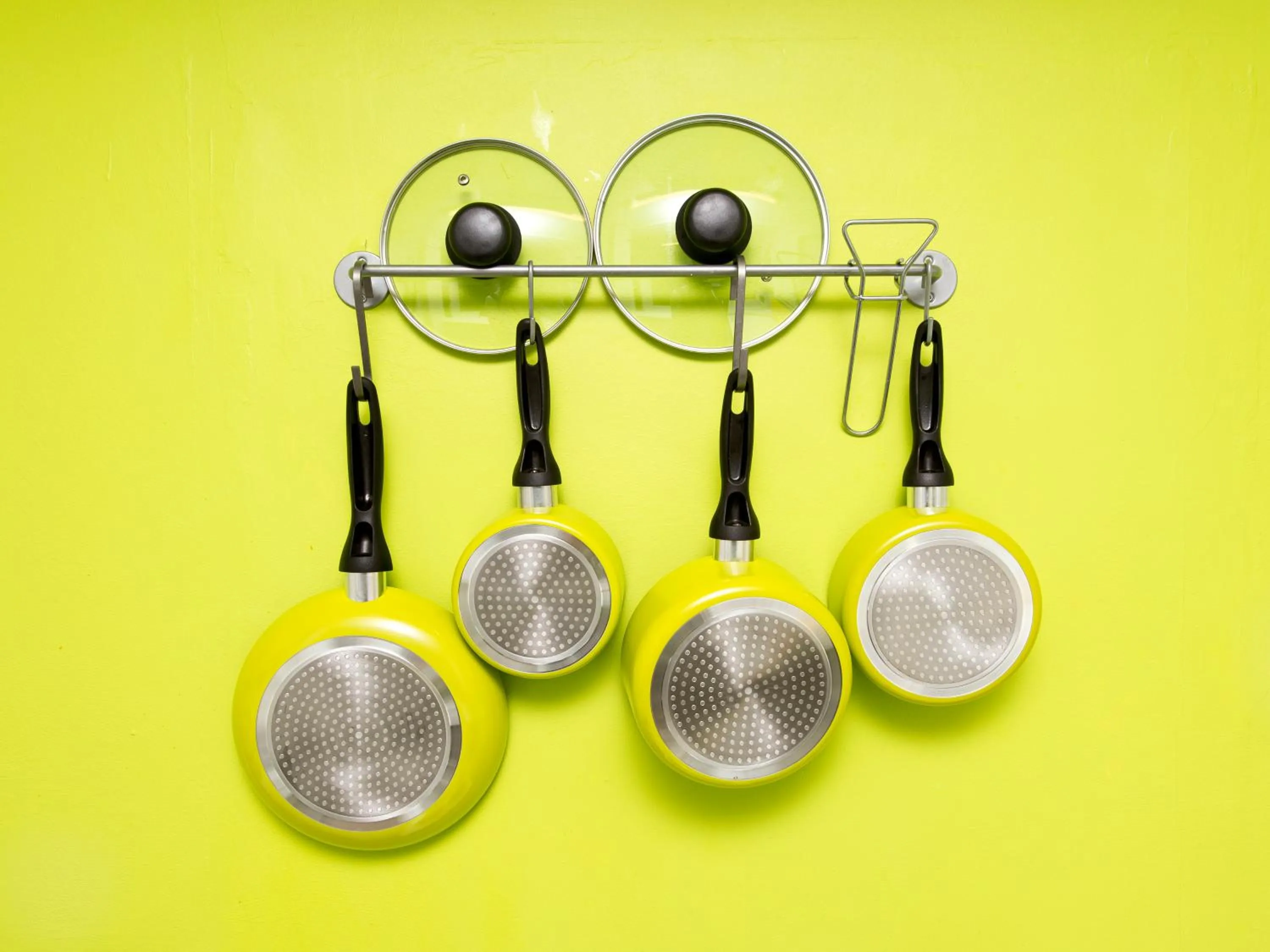 Communal kitchen in YHA Truleigh Hill