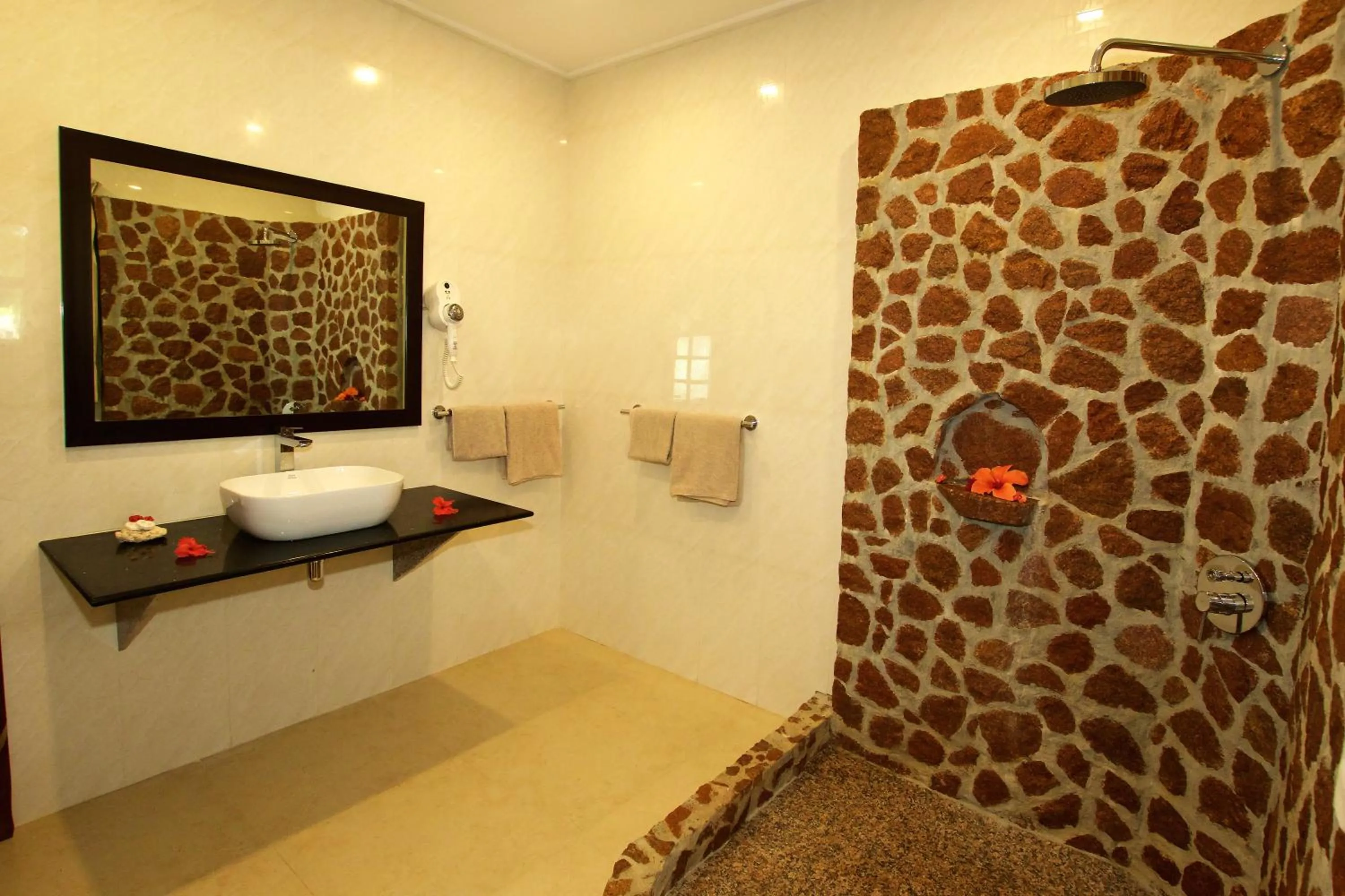 Bathroom in Colibri Hotel