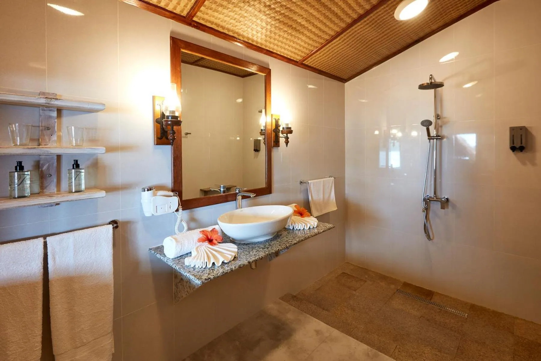 Bathroom in Colibri Hotel