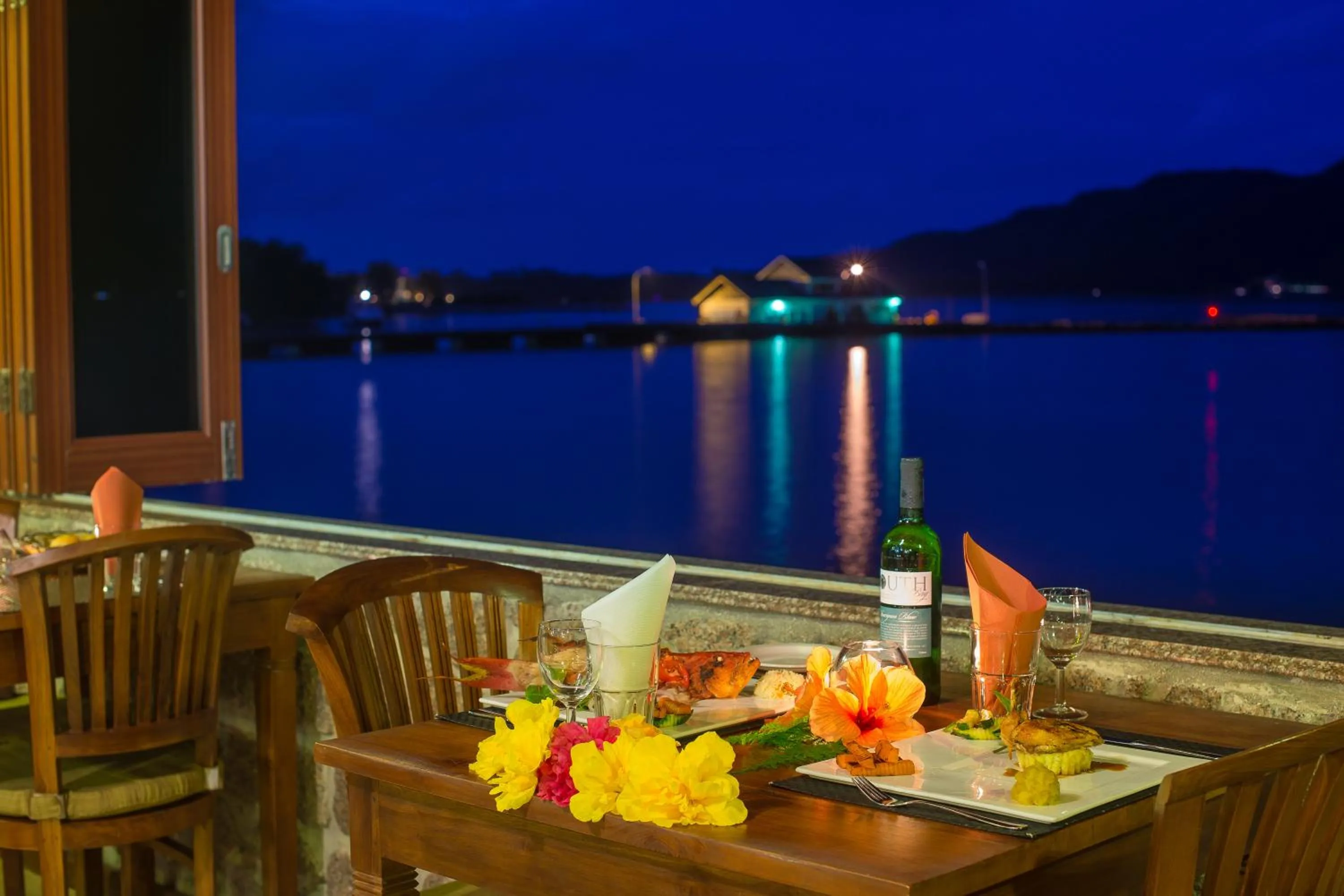 Restaurant/places to eat in Colibri Hotel