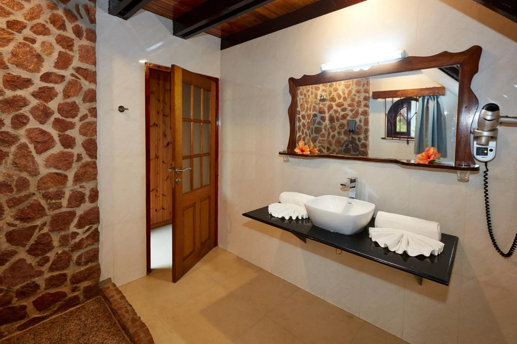 Bathroom in Colibri Hotel