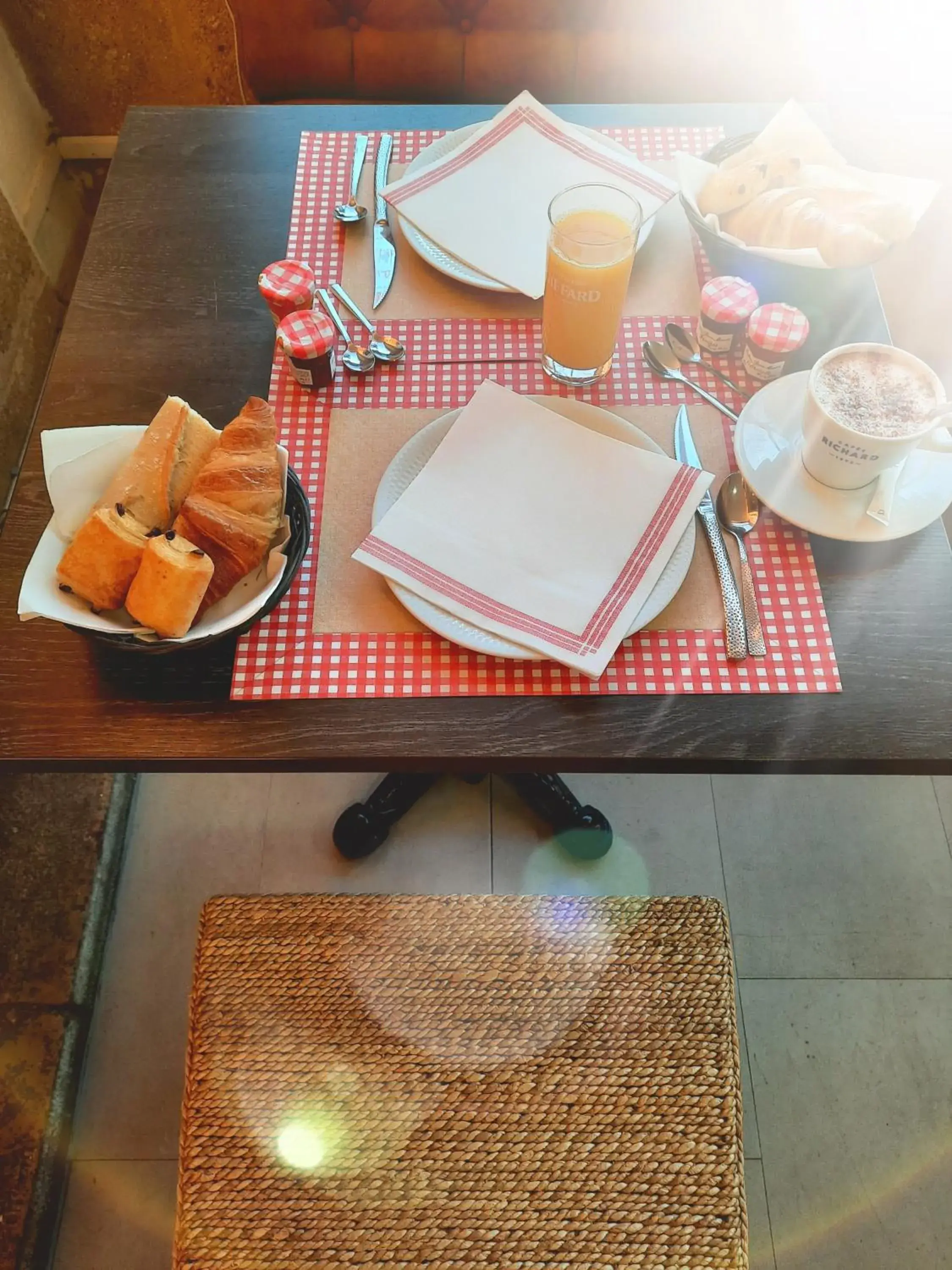 Breakfast in Logis hôtel restaurant de Provence Breakfast in Logis hôtel restaurant de Provence