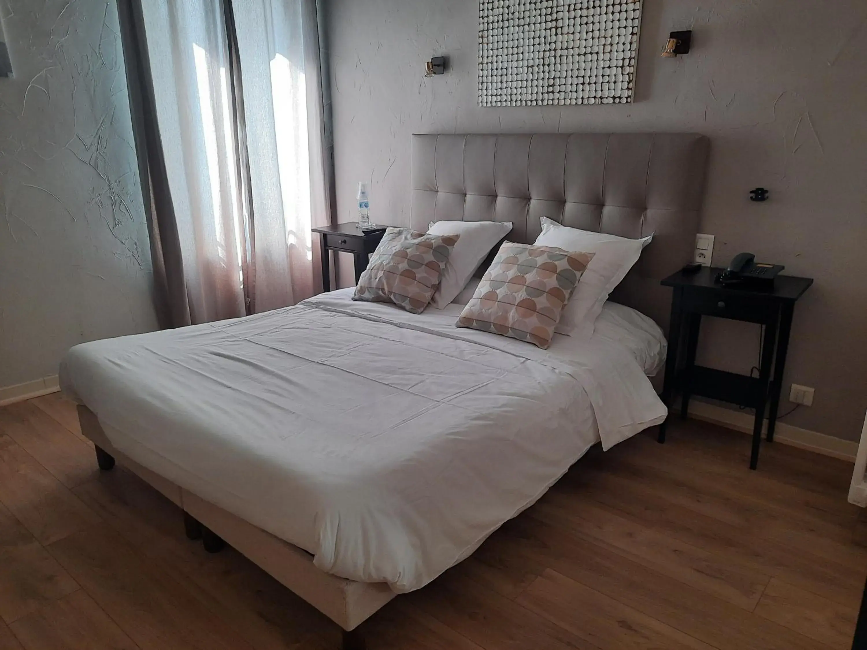 Bedroom, Bed in Logis hôtel restaurant de Provence Bedroom, Bed in Logis hôtel restaurant de Provence