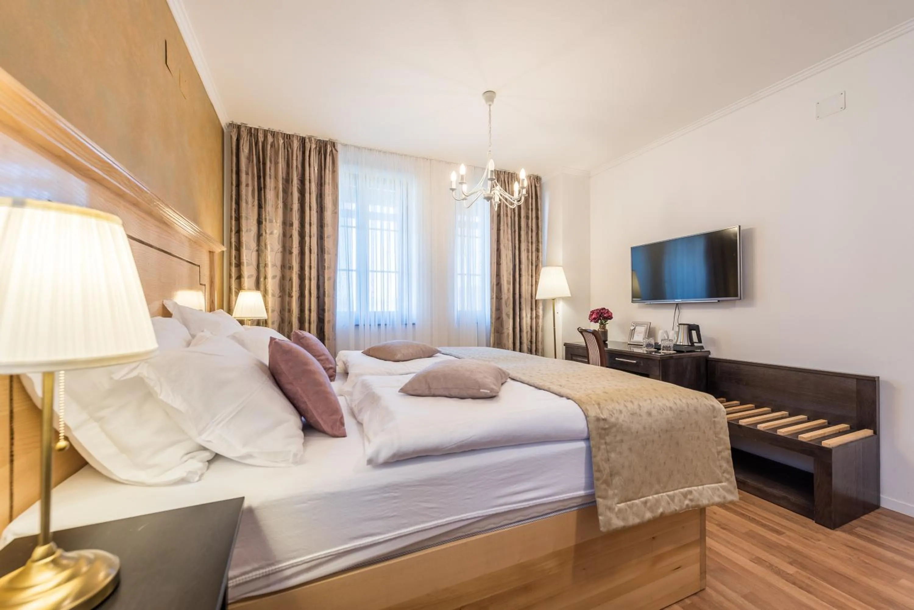 TV and multimedia, Bed in Plitvice Falls Cottage