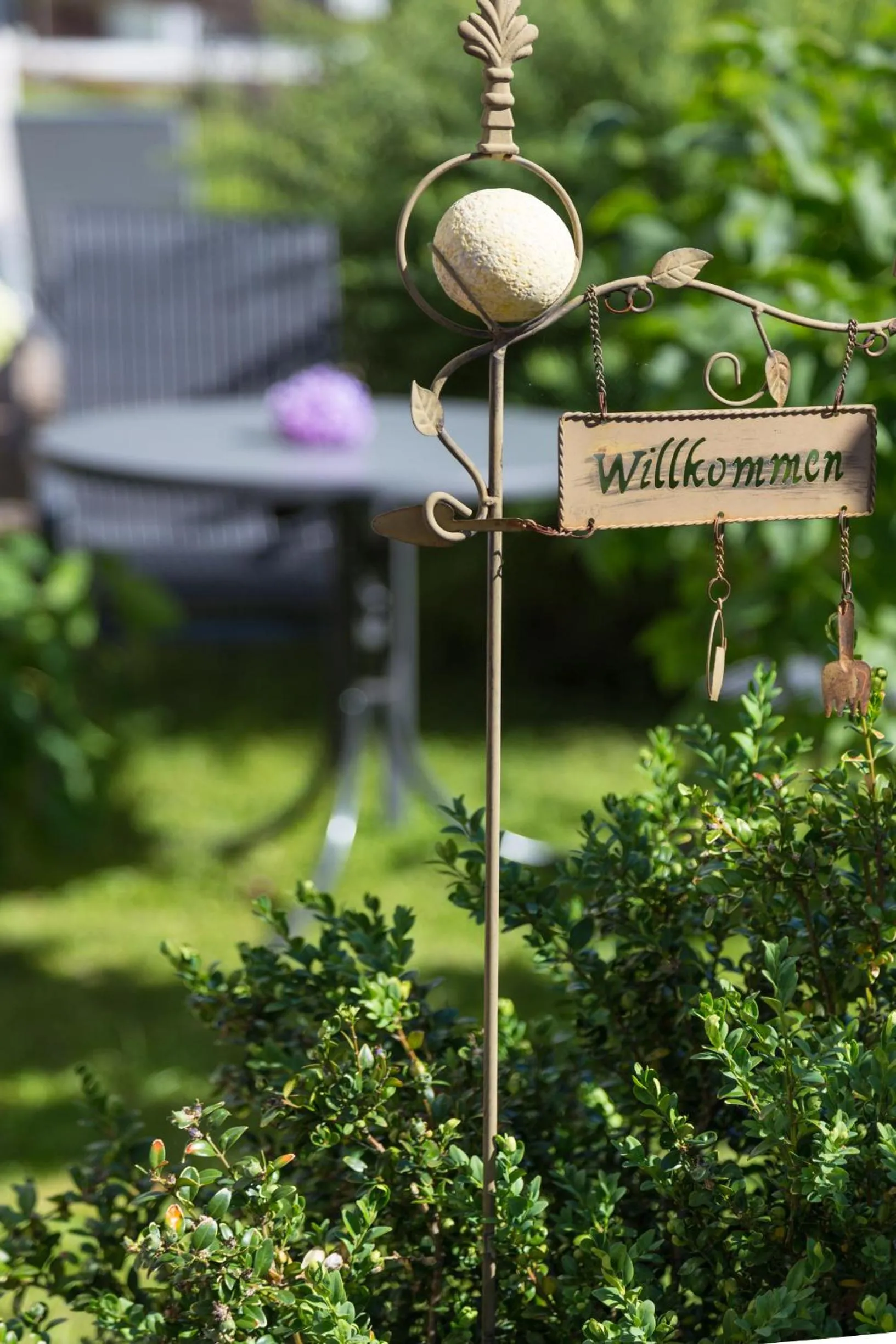 Garden view in Gästehaus Behle-Schäperken