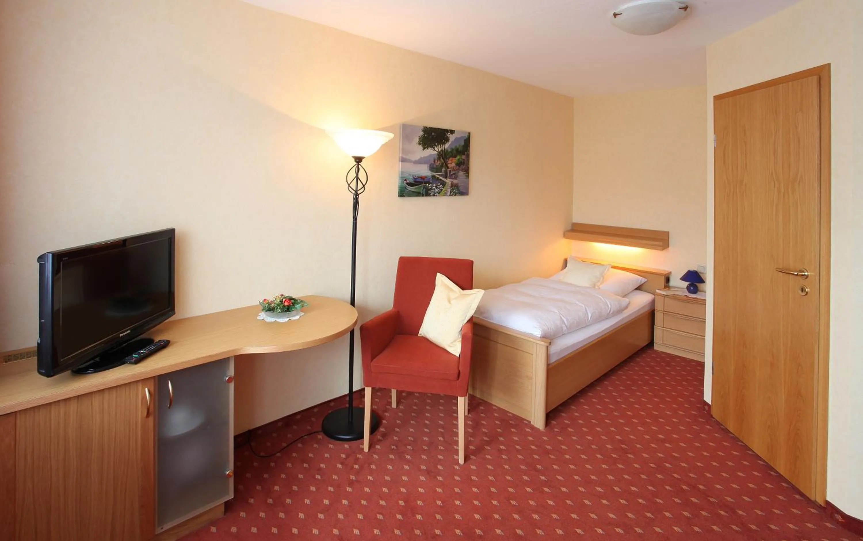 Photo of the whole room, Bed in Gästehaus Behle-Schäperken