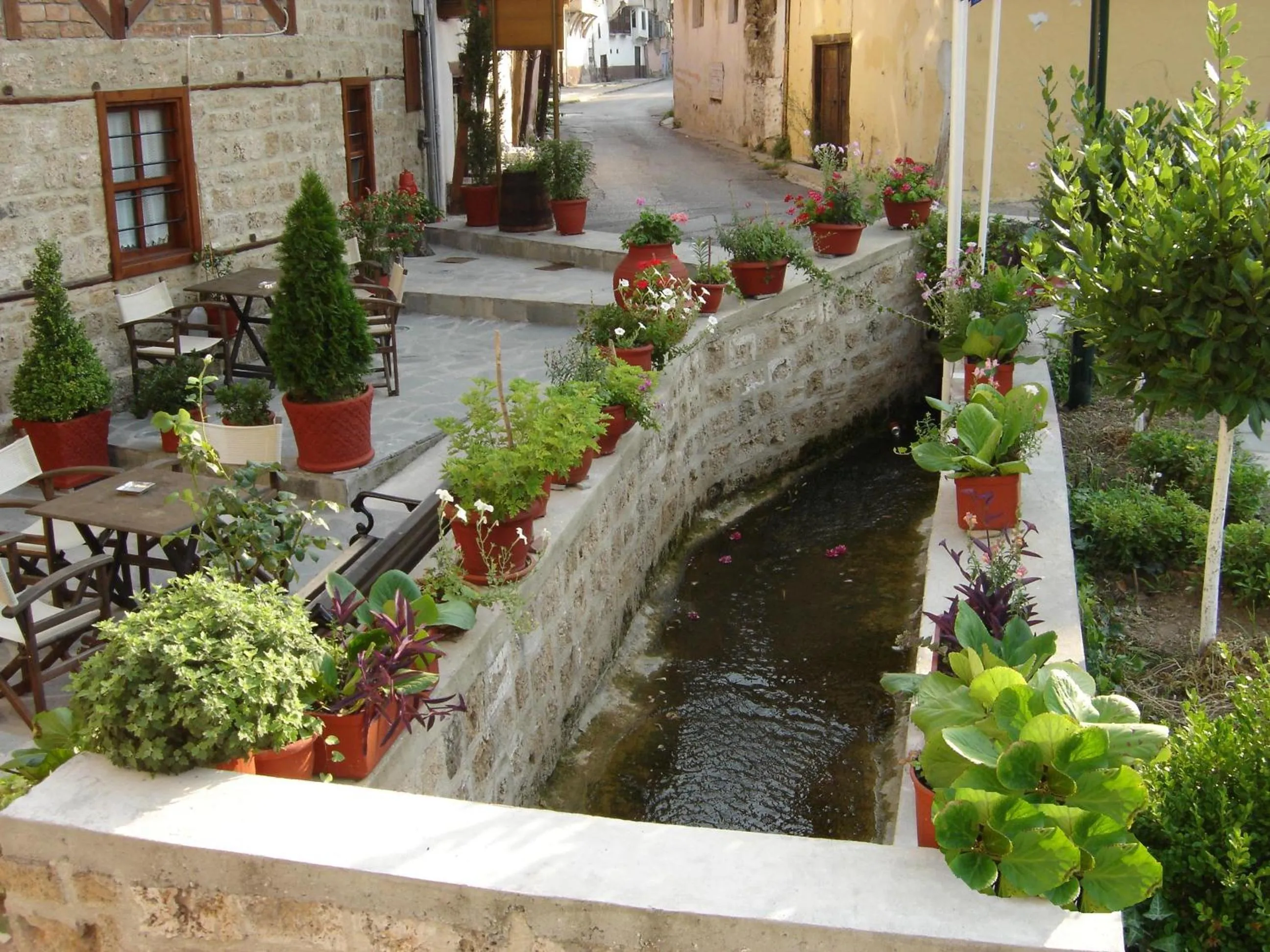 Facade/entrance in Hagiati Guesthouse - Edessa Cozy Mountain Retreat