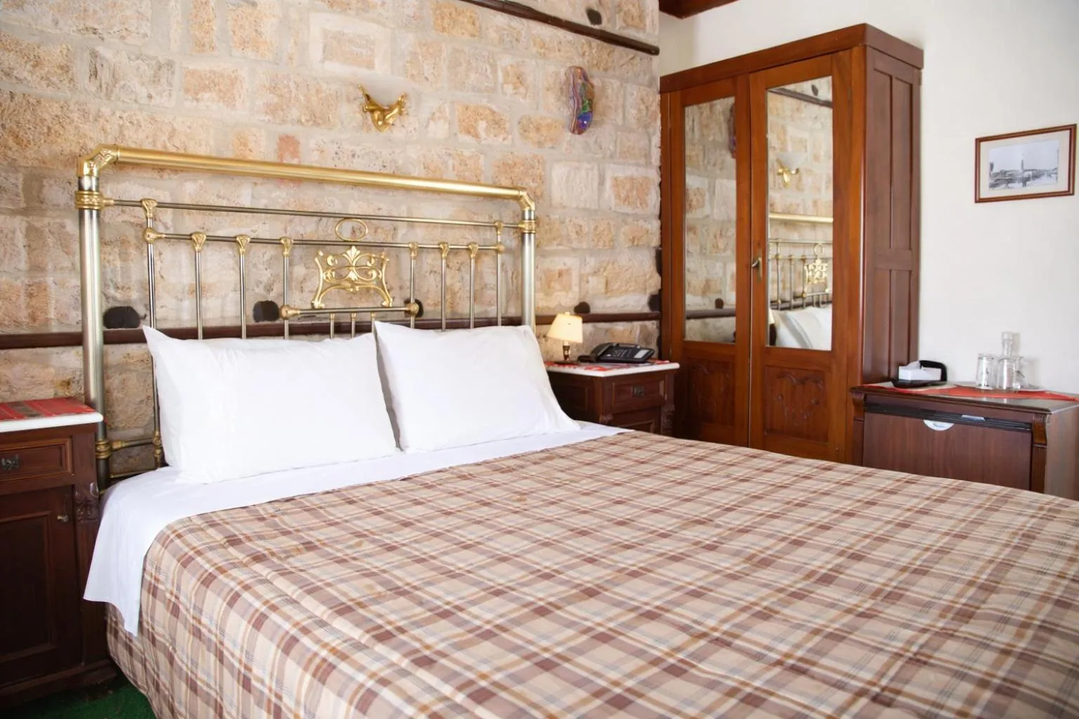 Bed in Hagiati Guesthouse - Edessa Cozy Mountain Retreat