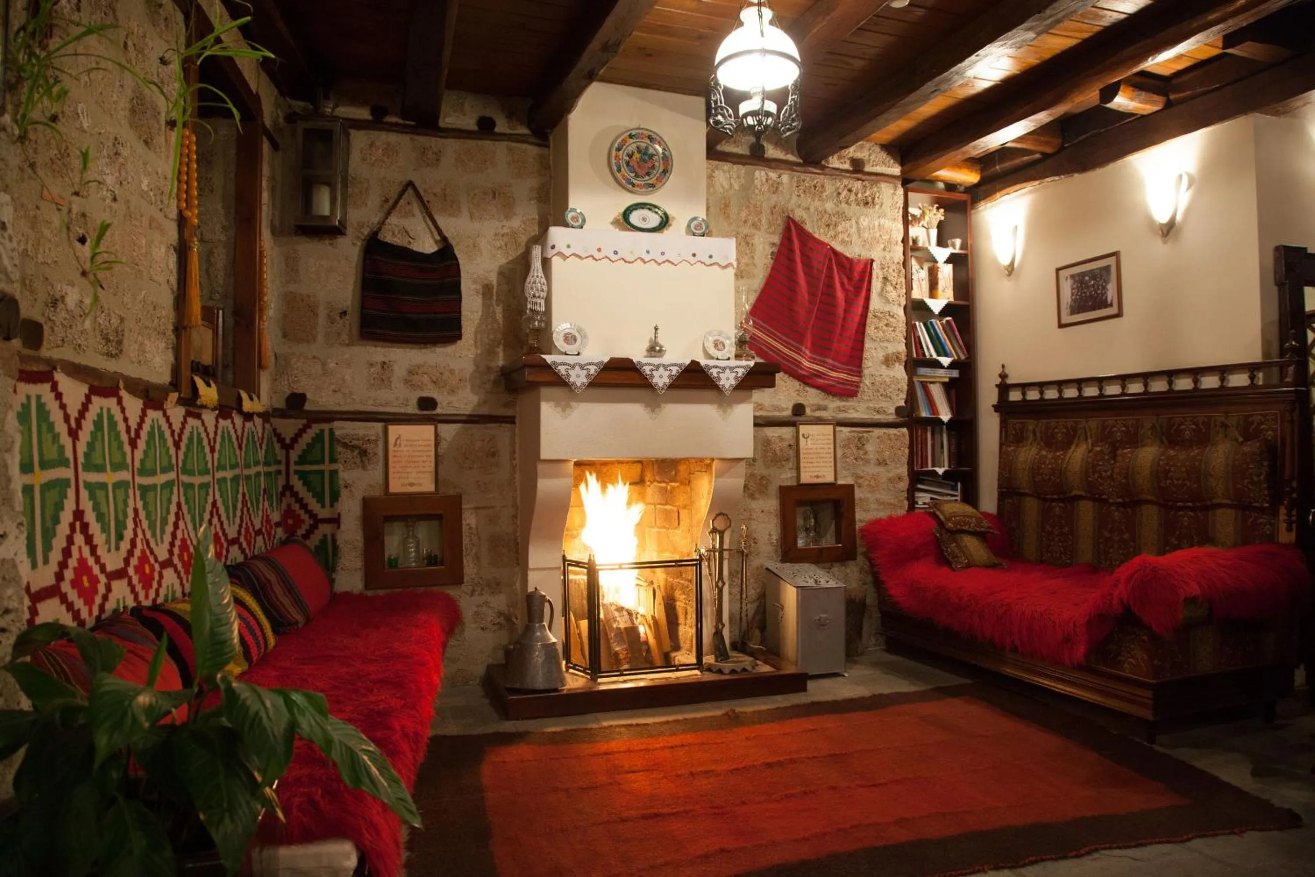 Lobby or reception in Hagiati Guesthouse - Edessa Cozy Mountain Retreat