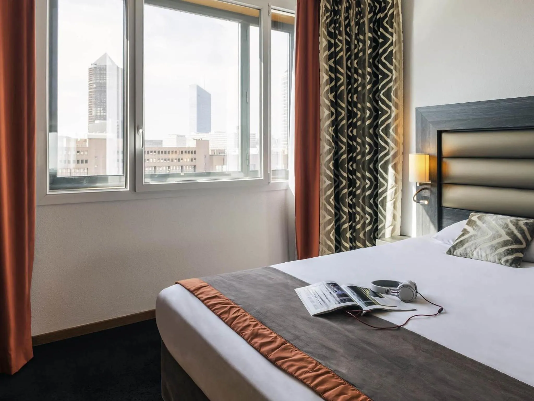 Bedroom, Bed in Mercure Lyon Centre - Gare Part Dieu