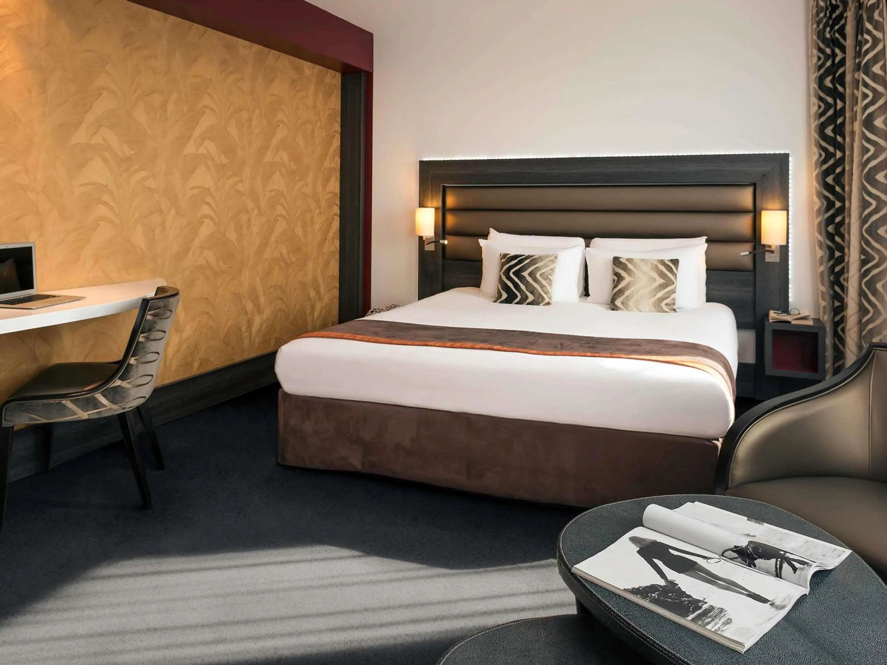 Bedroom, Bed in Mercure Lyon Centre - Gare Part Dieu