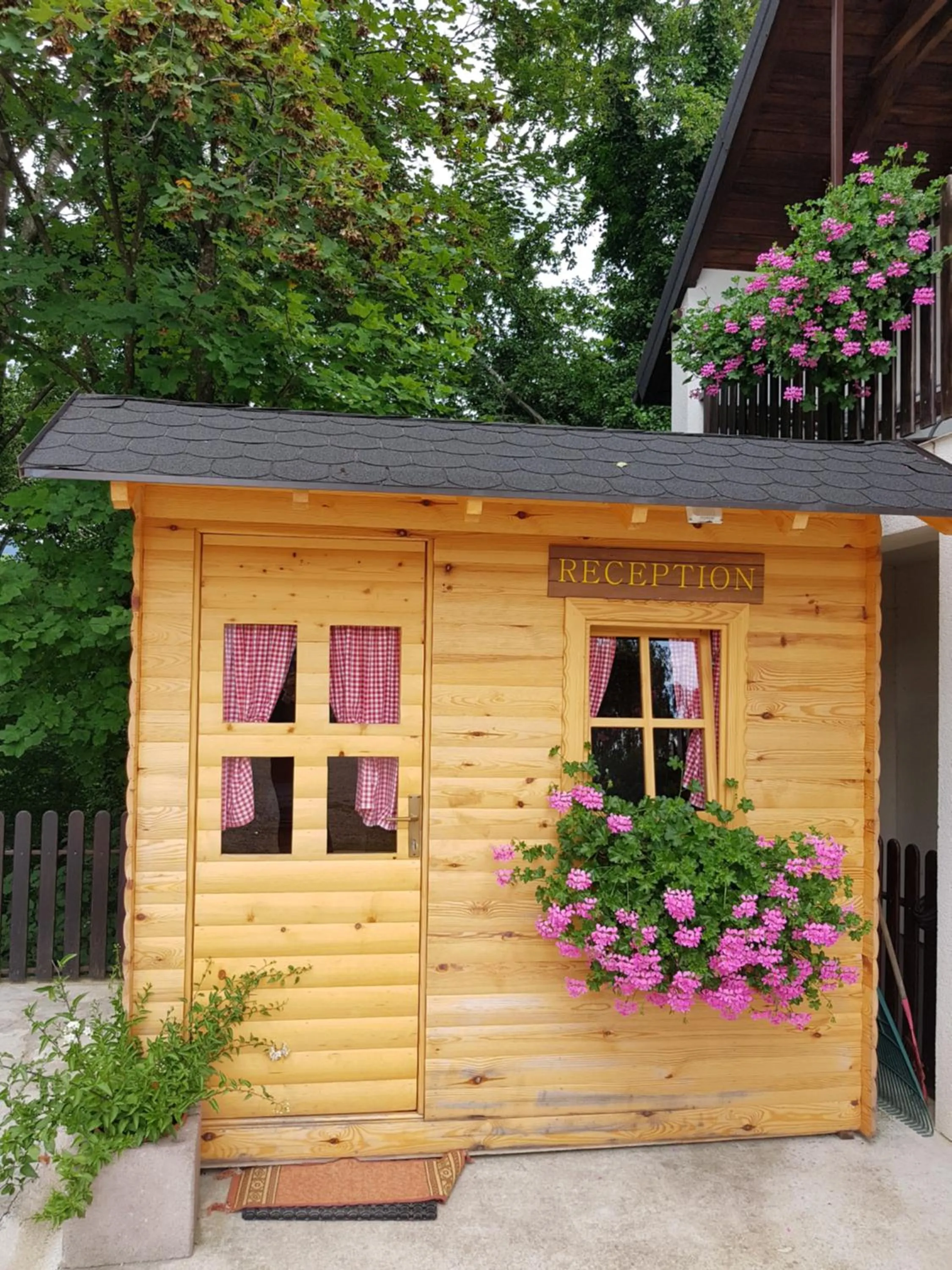 Other in Pansion Breza