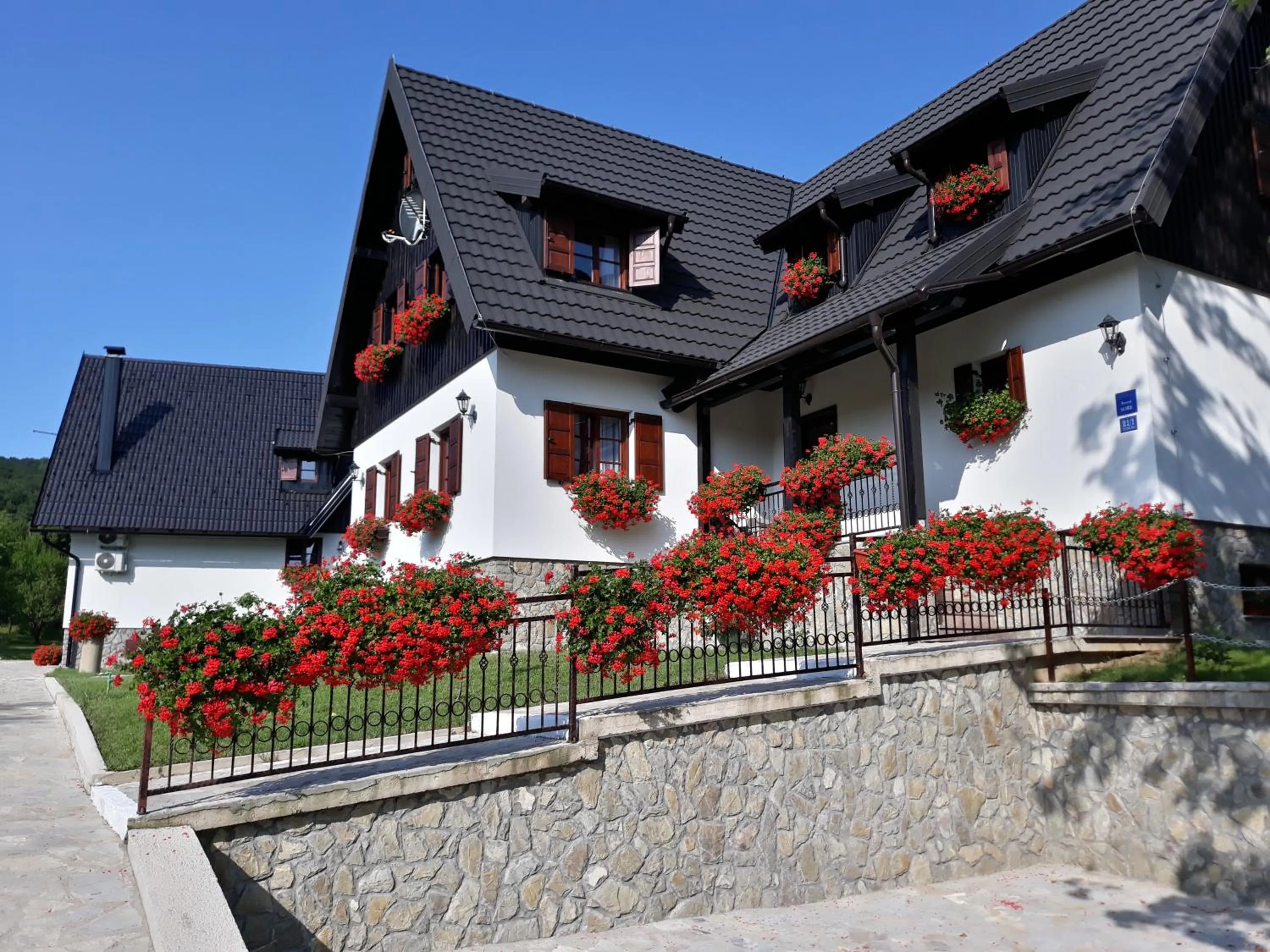 Property building in Pansion Breza