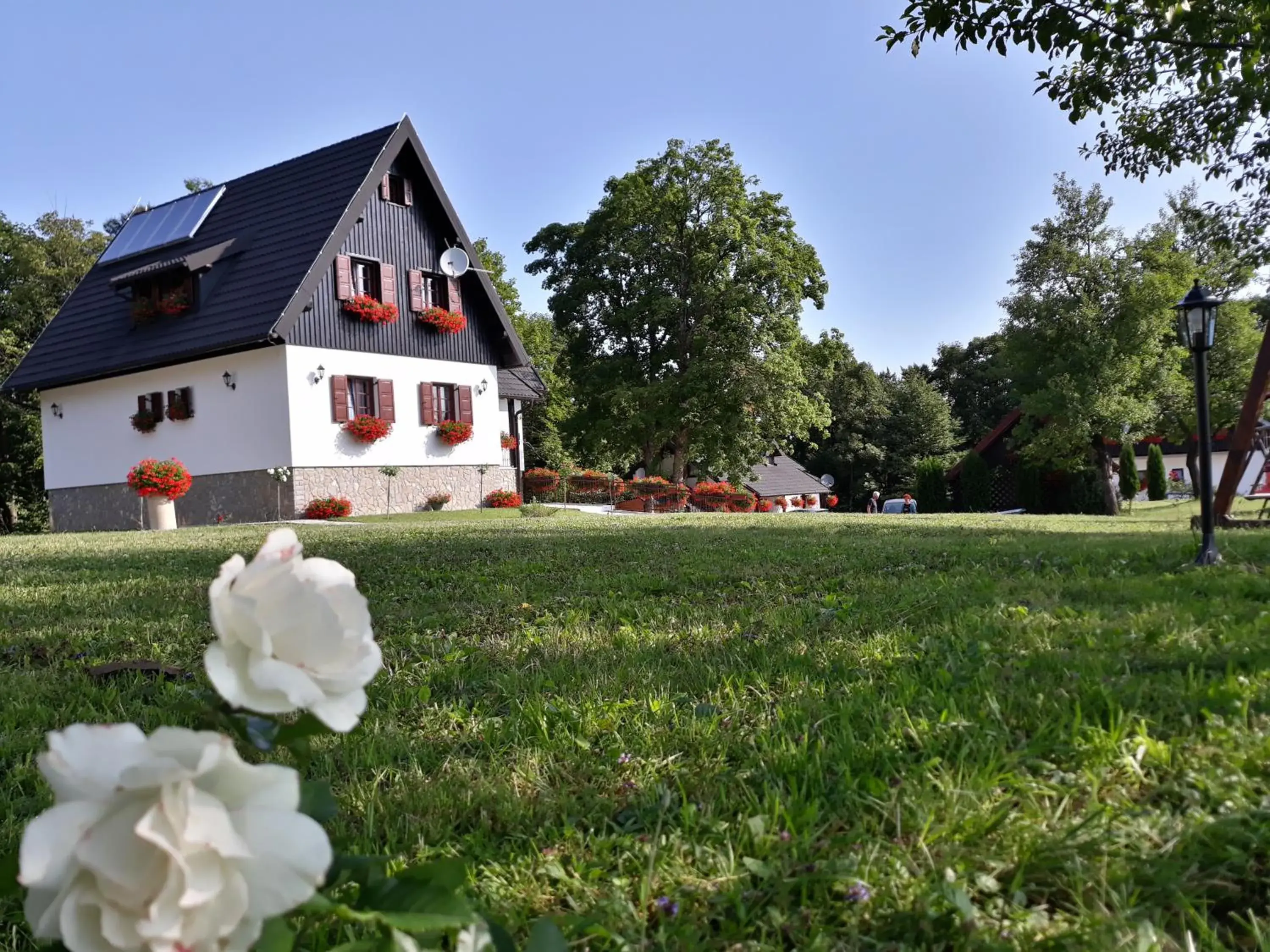 Property building in Pansion Breza Property building in Pansion Breza