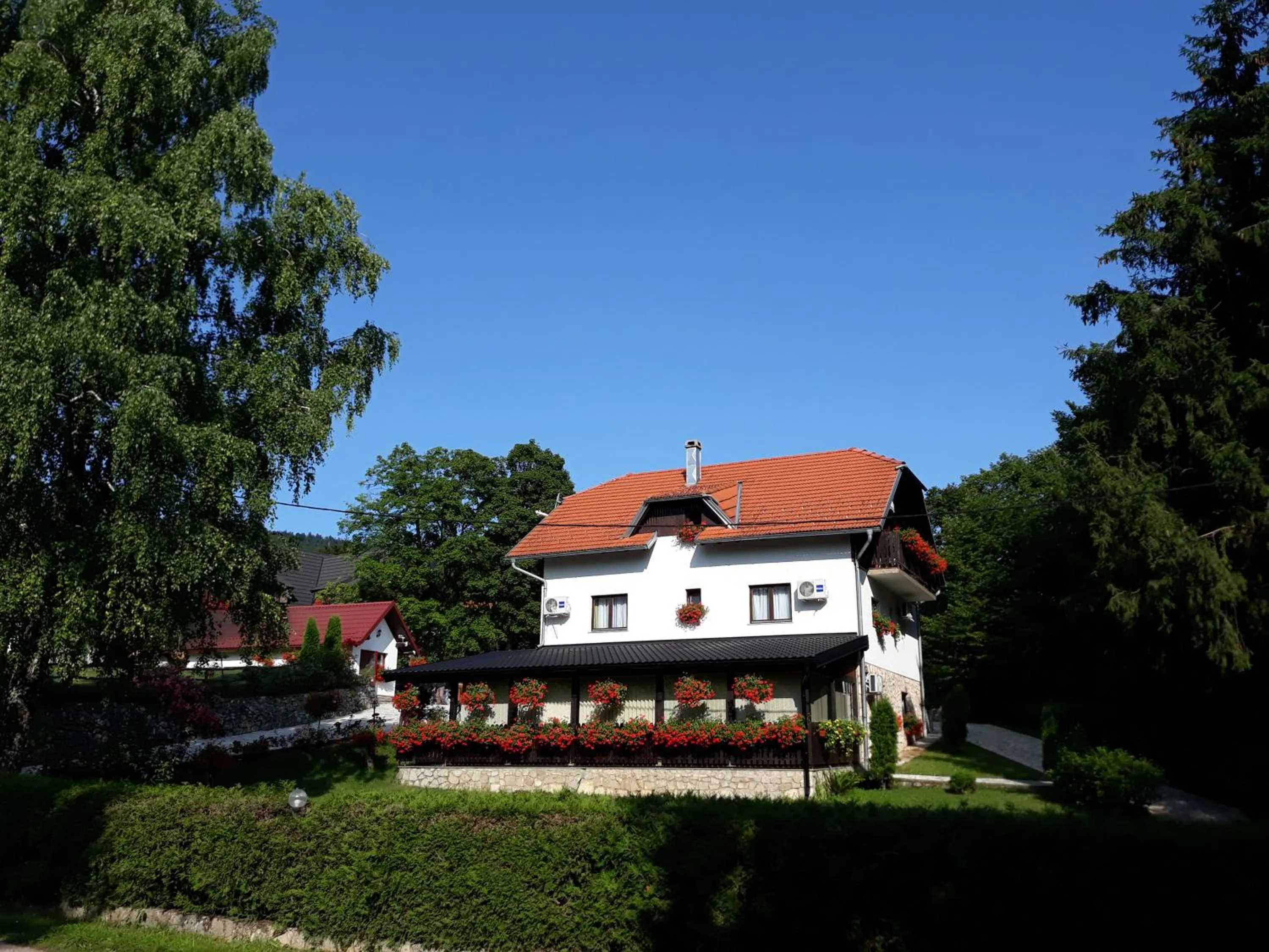 Property building in Pansion Breza