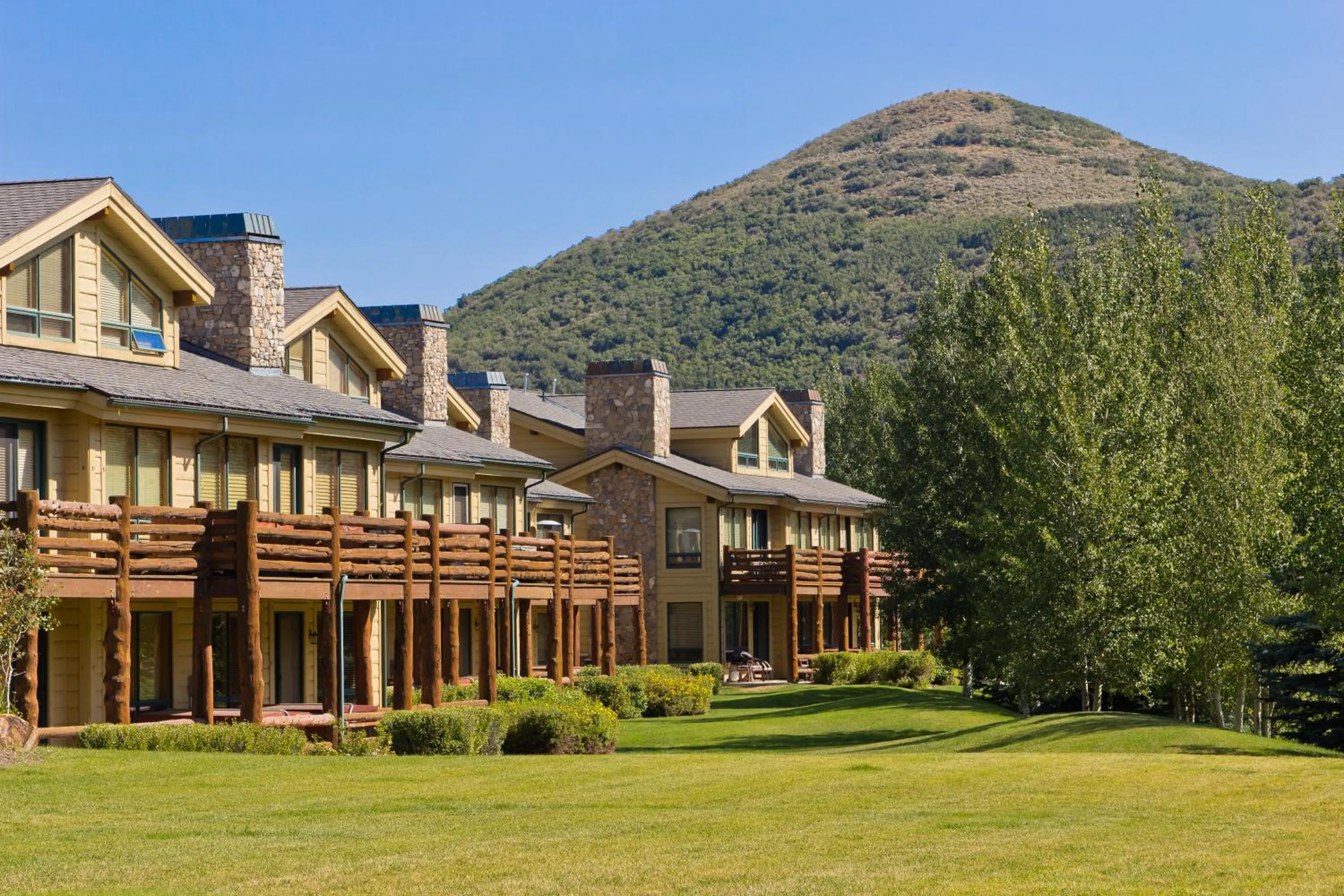 Property building in Deer Valley's Signature Collection